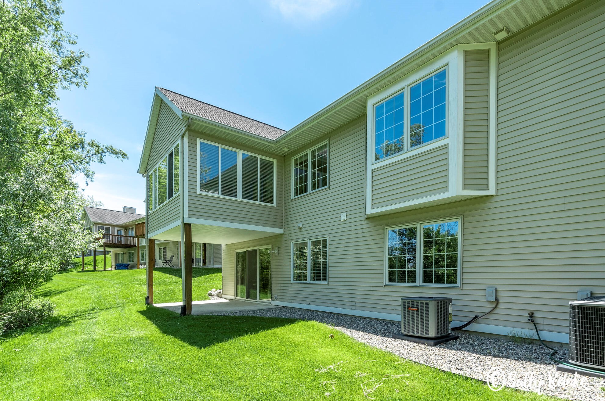 1990 Dunlin Ct, Grand Rapids MI 49505-7150 exterior