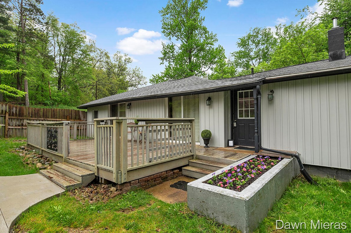 5147 Coit Ave, Grand Rapids MI 49525-1121 exterior