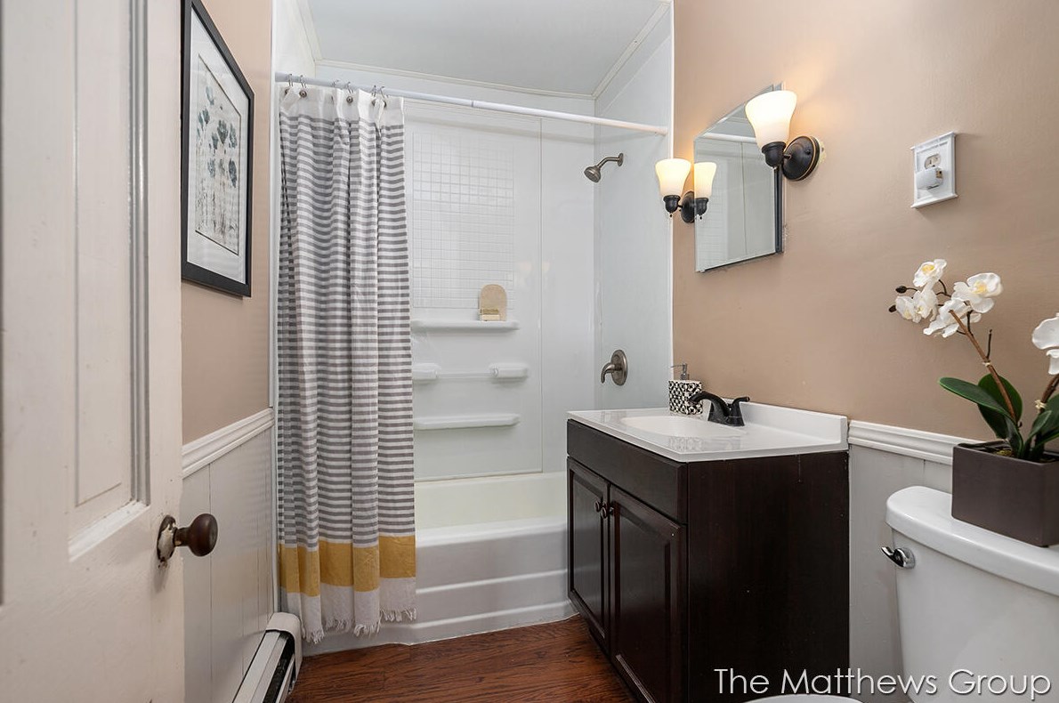 1946 Kalamazoo Ave, Grand Rapids MI 49507-3755 exterior