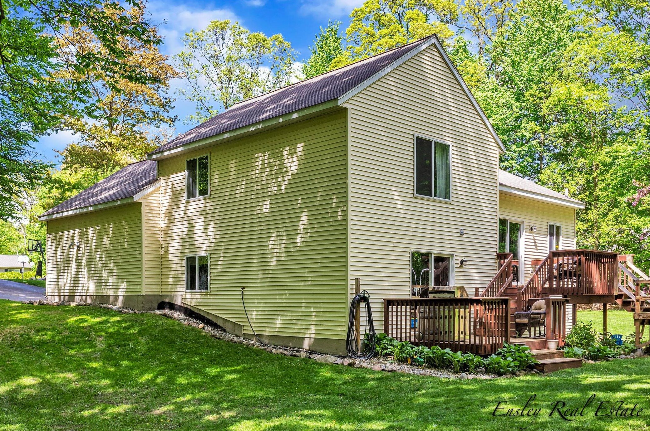 3040 Root Ct, Cedar Springs MI 49319-8153 exterior