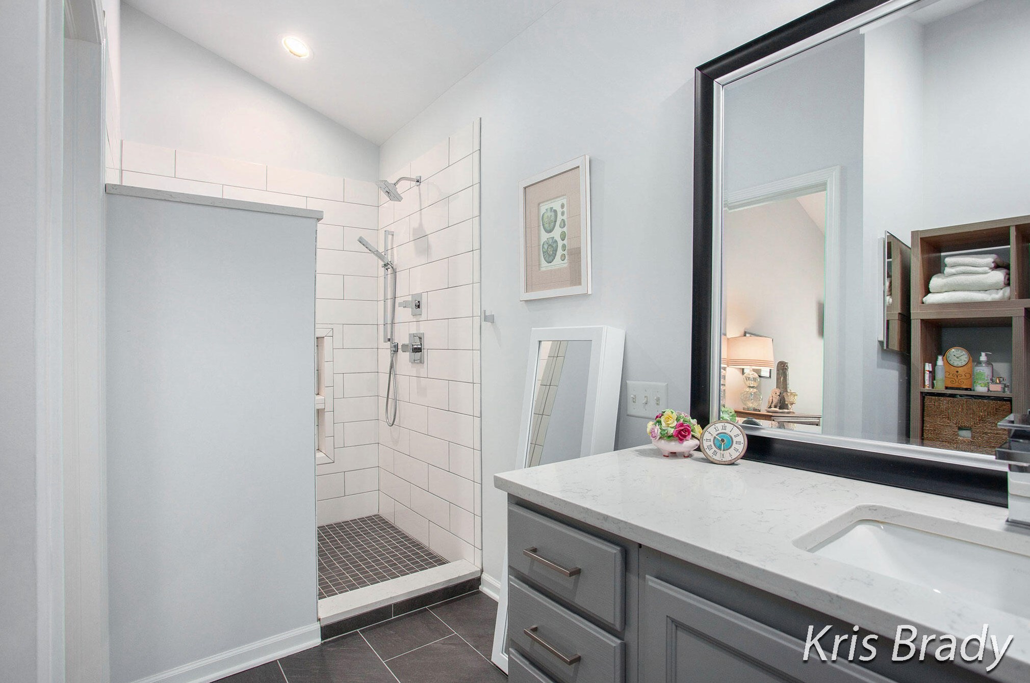 2214 Shetland Dr, Grand Rapids MI 49505-6390 exterior