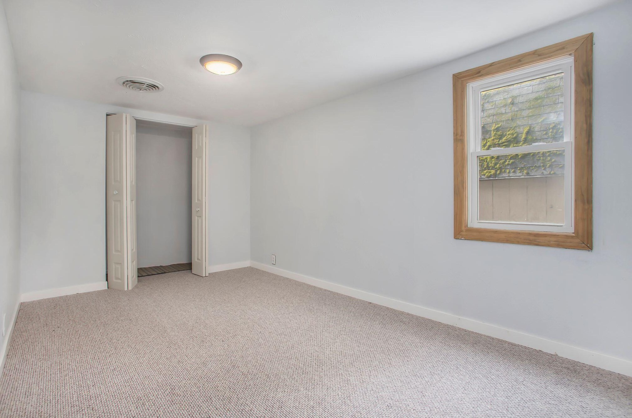 37129 Bay Ave, Paw Paw MI  49079-9310 exterior