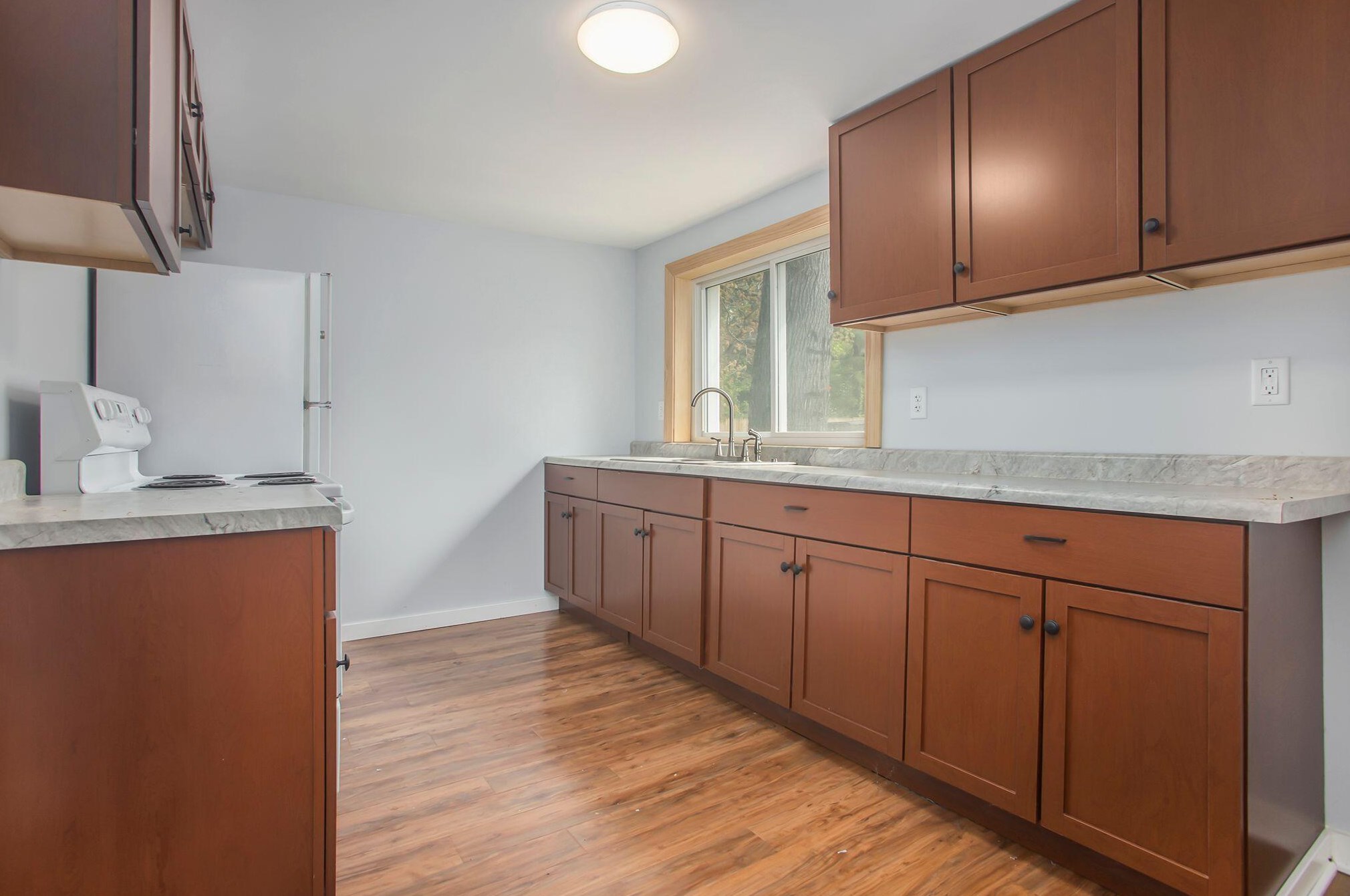 37129 Bay Ave, Paw Paw MI  49079-9310 exterior