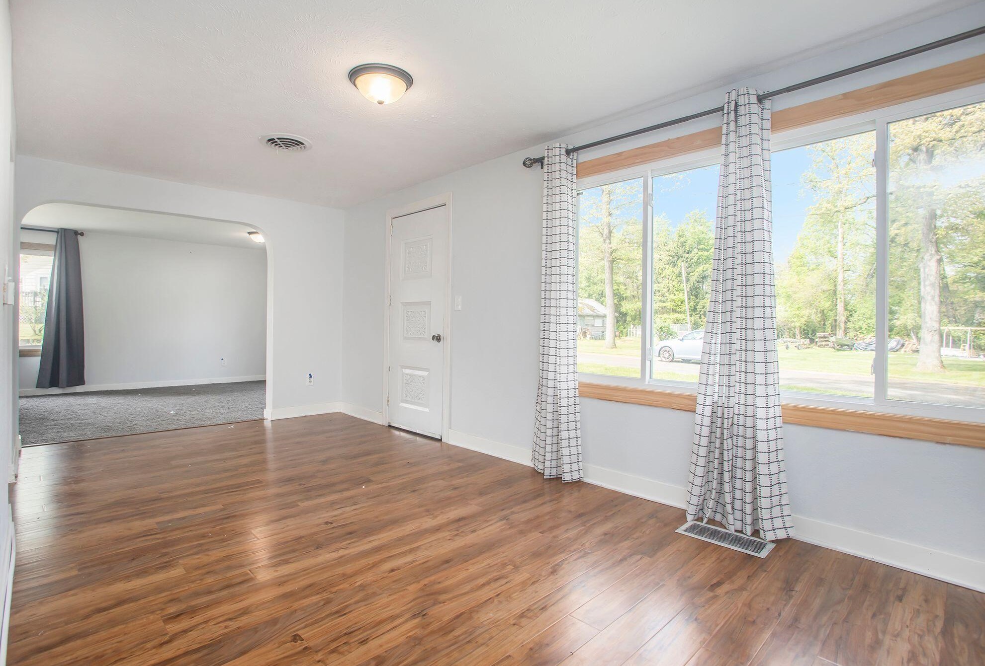 37129 Bay Ave, Paw Paw MI  49079-9310 exterior