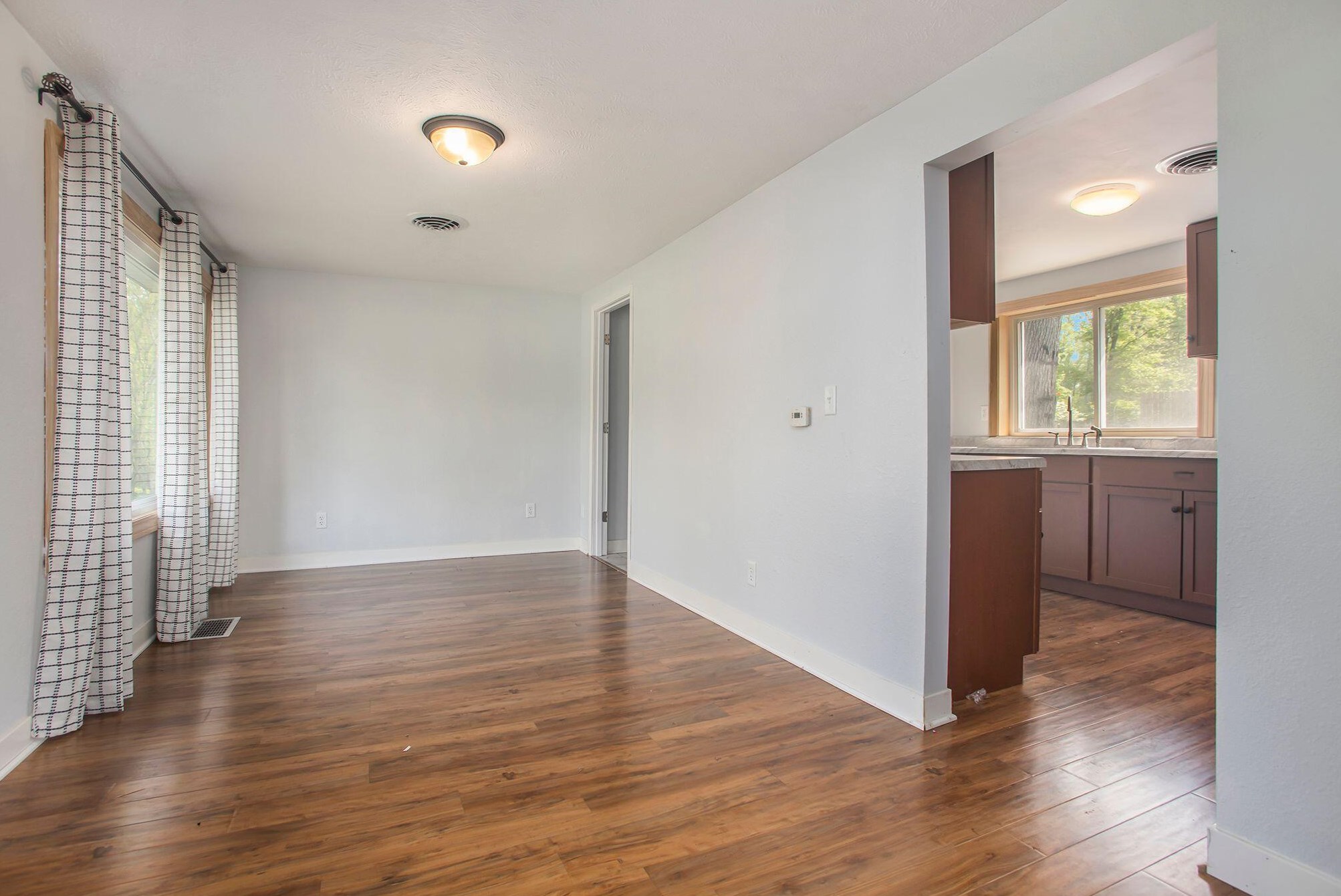 37129 Bay Ave, Paw Paw MI  49079-9310 exterior