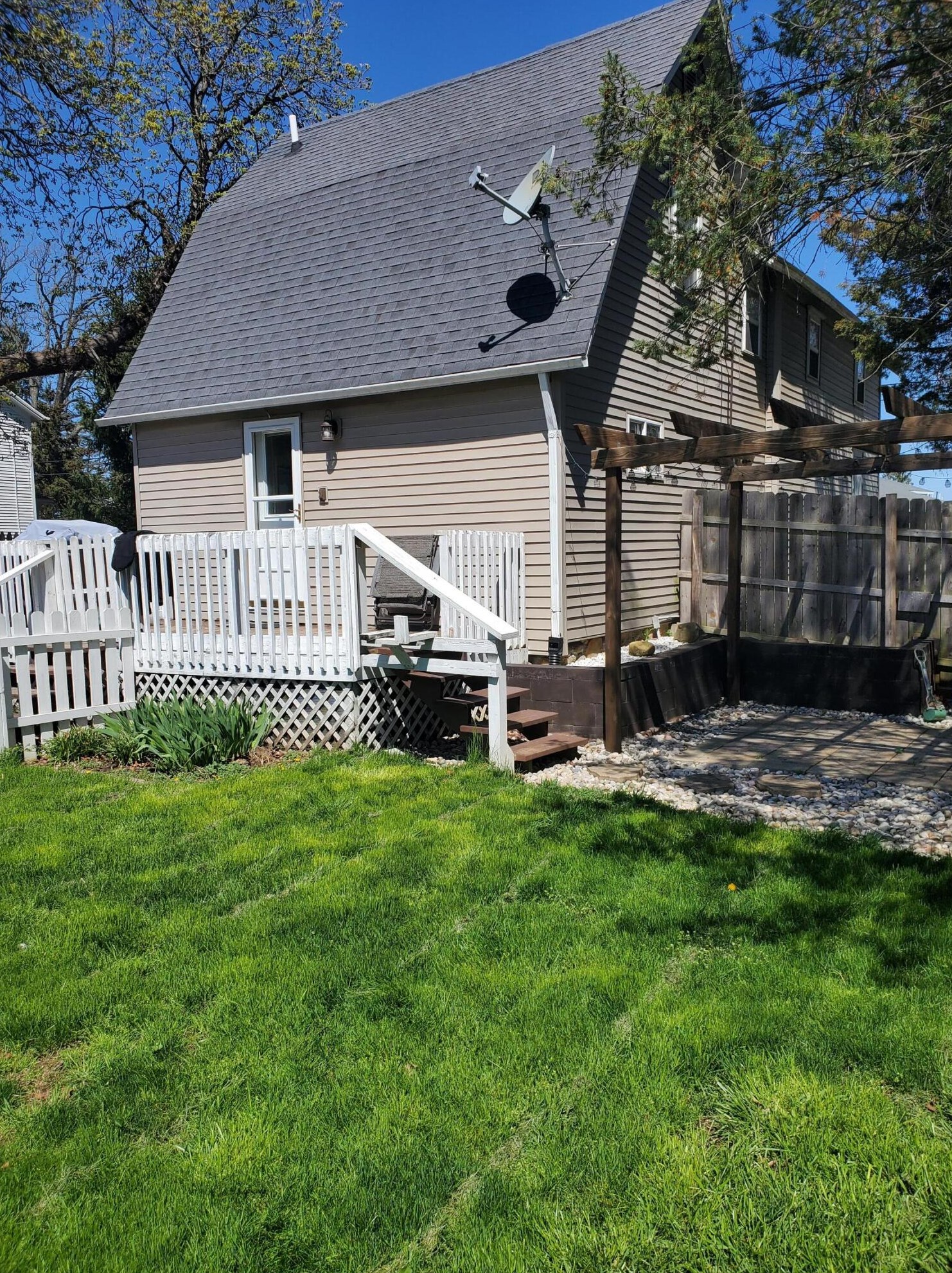 205 Main St, Spring Arbor MI  49283-9673 exterior