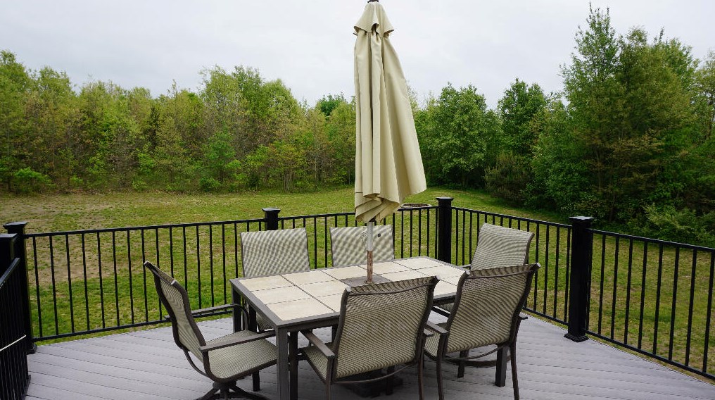 54183 30 St, Paw Paw MI 49079-9422 exterior