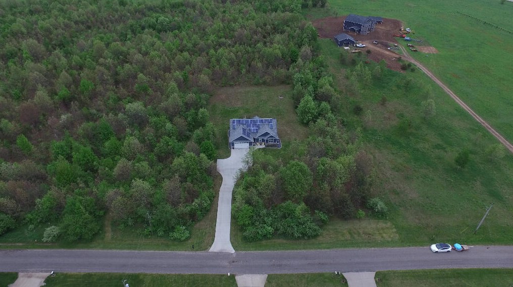 54183 30 St, Paw Paw MI 49079-9422 exterior