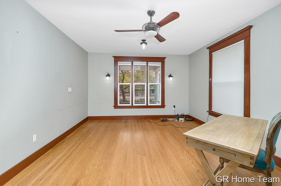 1006 Cherry St, Grand Rapids MI 49506-1450 exterior