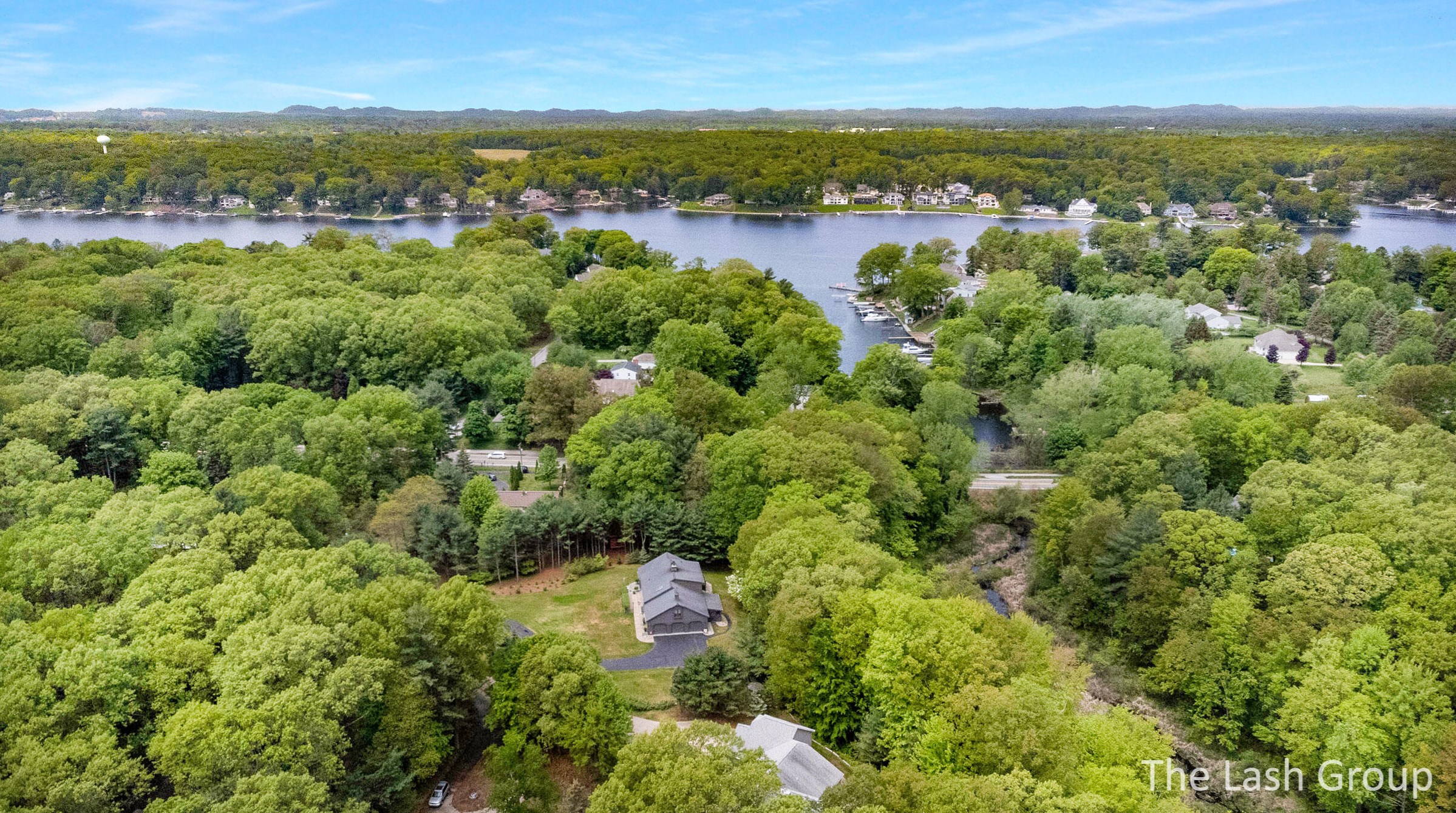 18522 Fruitport Rd, Spring Lake MI 49456-1157 exterior