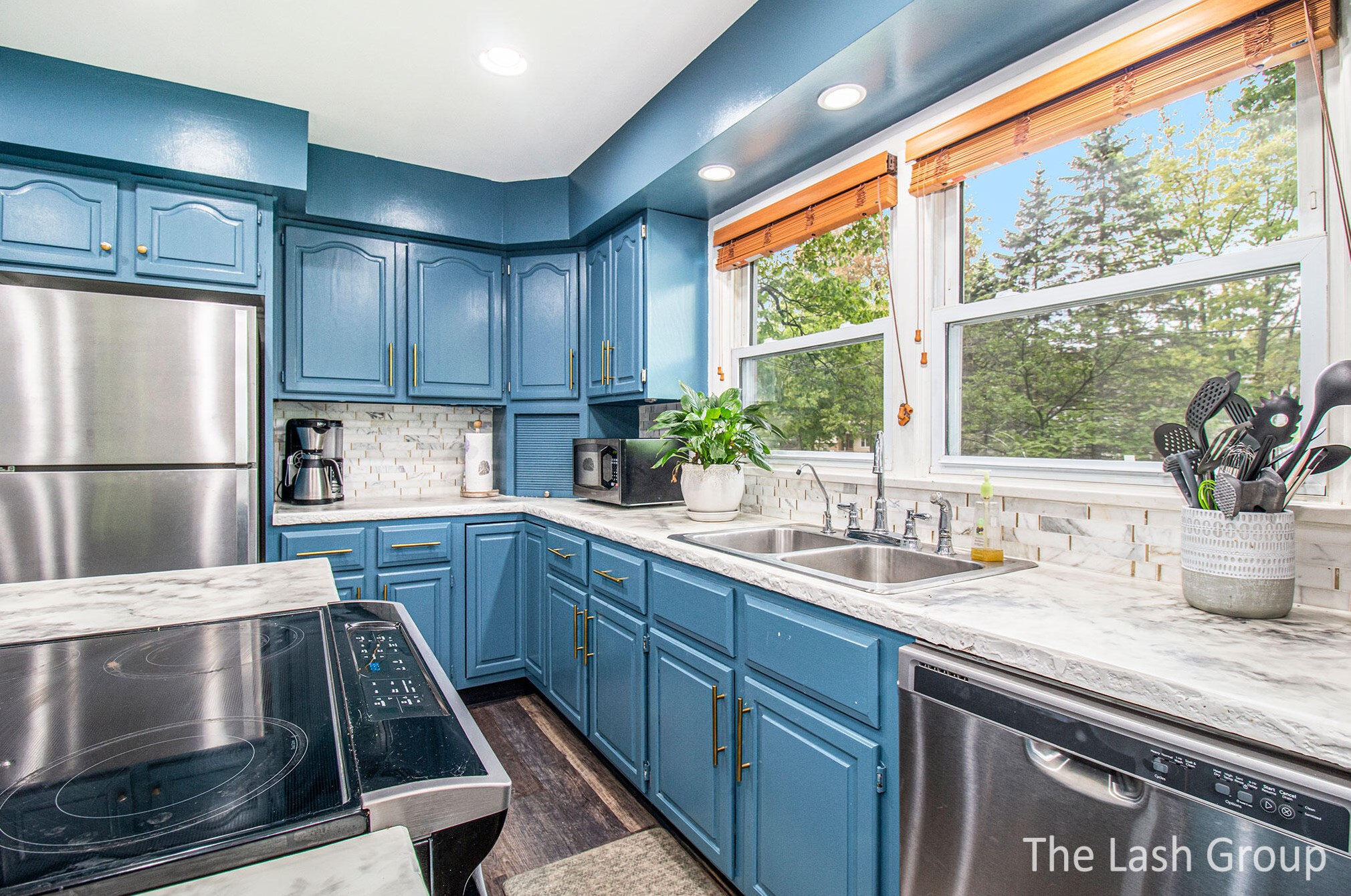 18522 Fruitport Rd, Spring Lake MI 49456-1157 exterior