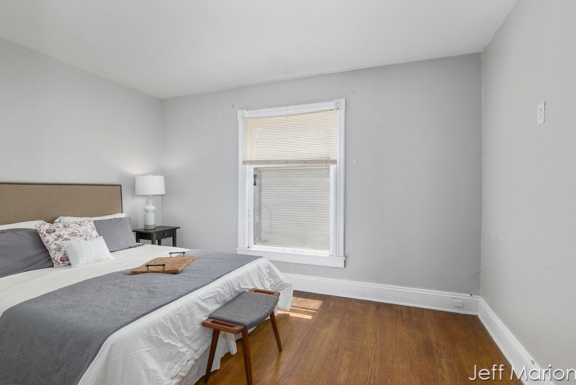 56 Un Ave, Grand Rapids MI 49503-4451 exterior