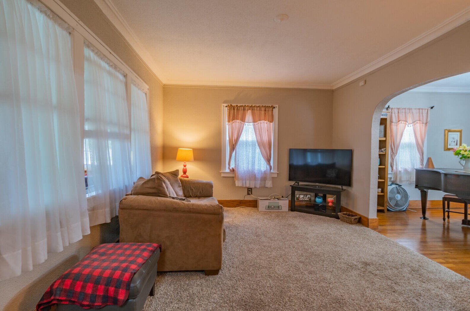 1948 Coit Ave, Grand Rapids MI  49505-4753 exterior