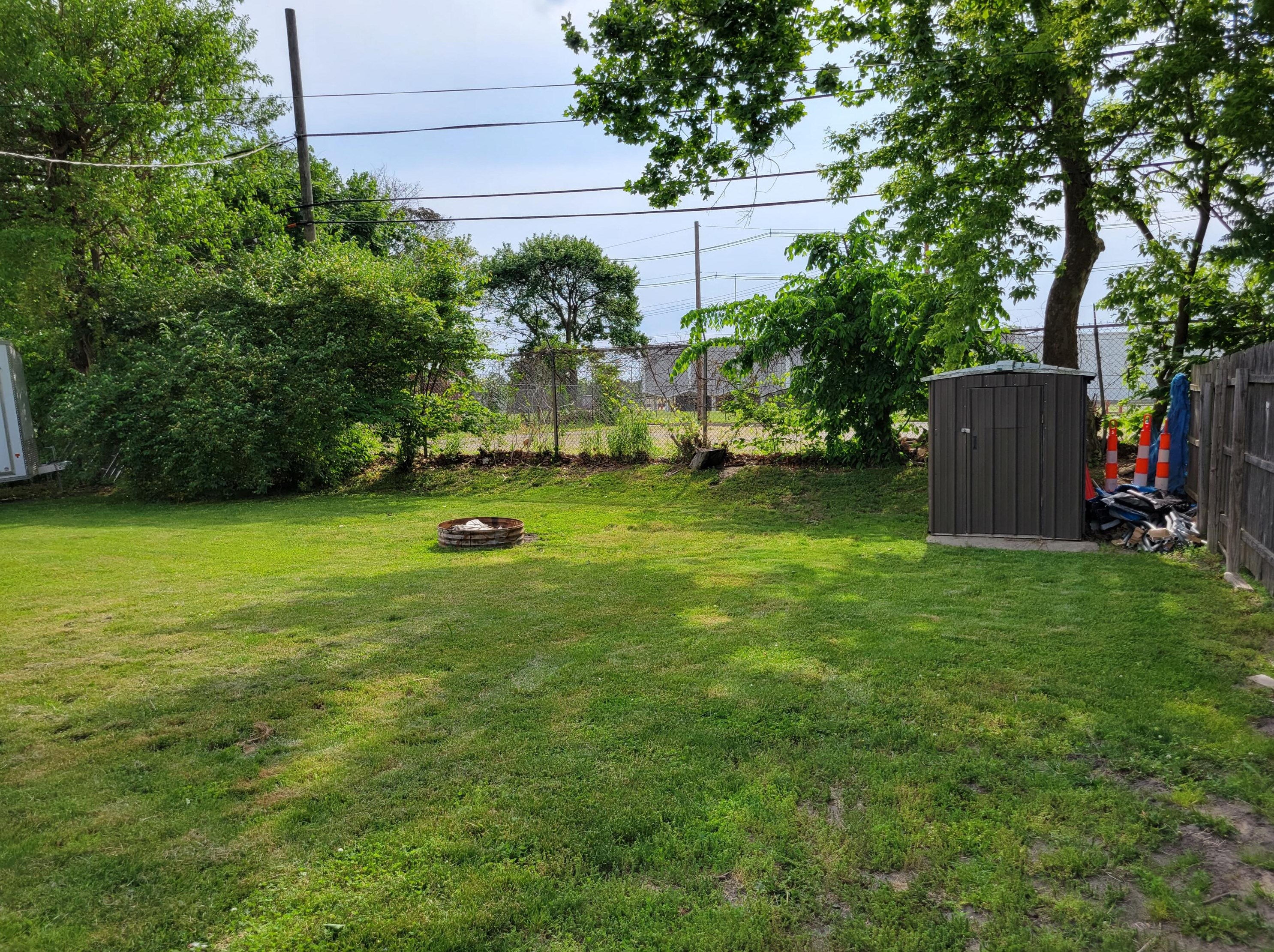 908 13th St, Niles MI  49120-3420 exterior