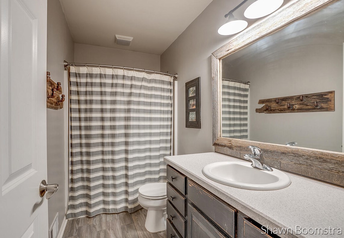 4016 Ronalds Rd, Dorr MI 49323-9071 exterior