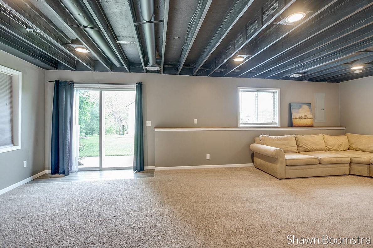 4016 Ronalds Rd, Dorr MI 49323-9071 exterior