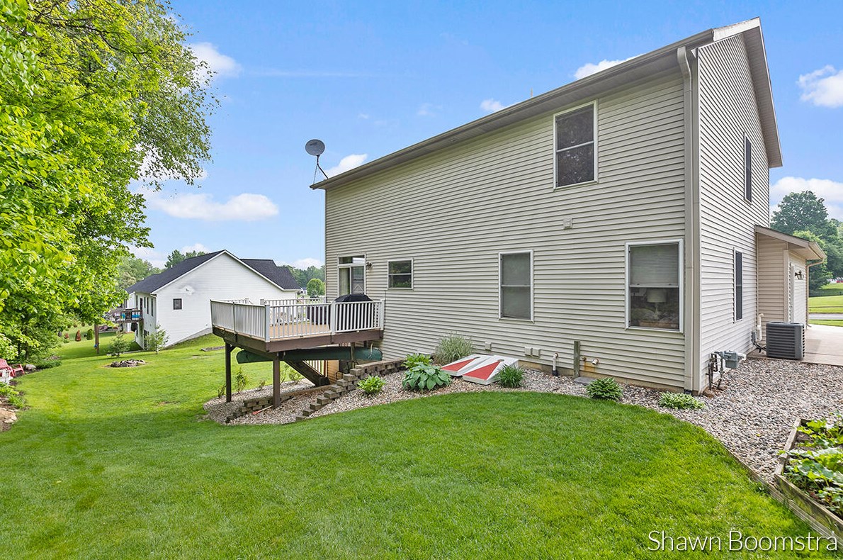 4016 Ronalds Rd, Dorr MI 49323-9071 exterior