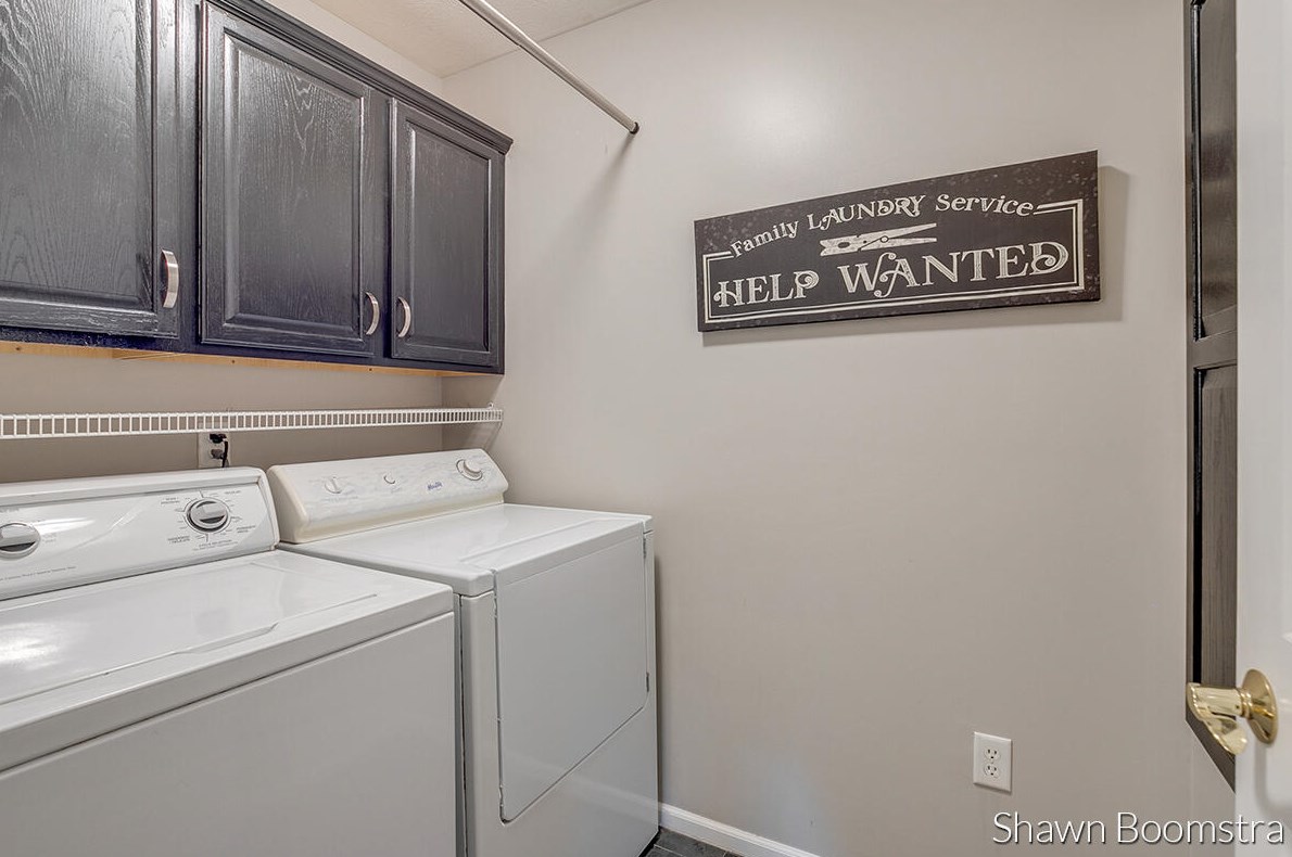 4016 Ronalds Rd, Dorr MI 49323-9071 exterior