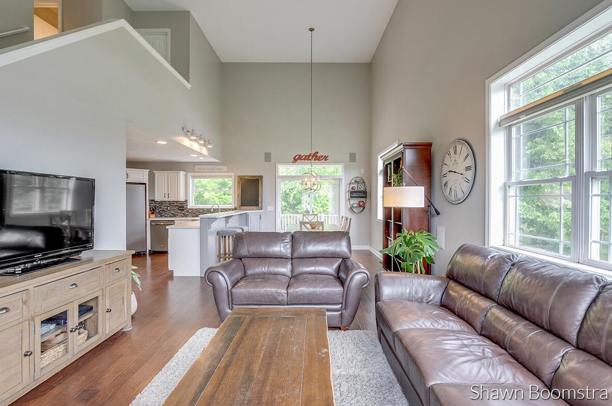 4016 Ronalds Rd, Dorr MI 49323-9071 exterior