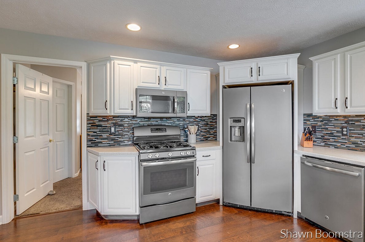 4016 Ronalds Rd, Dorr MI 49323-9071 exterior