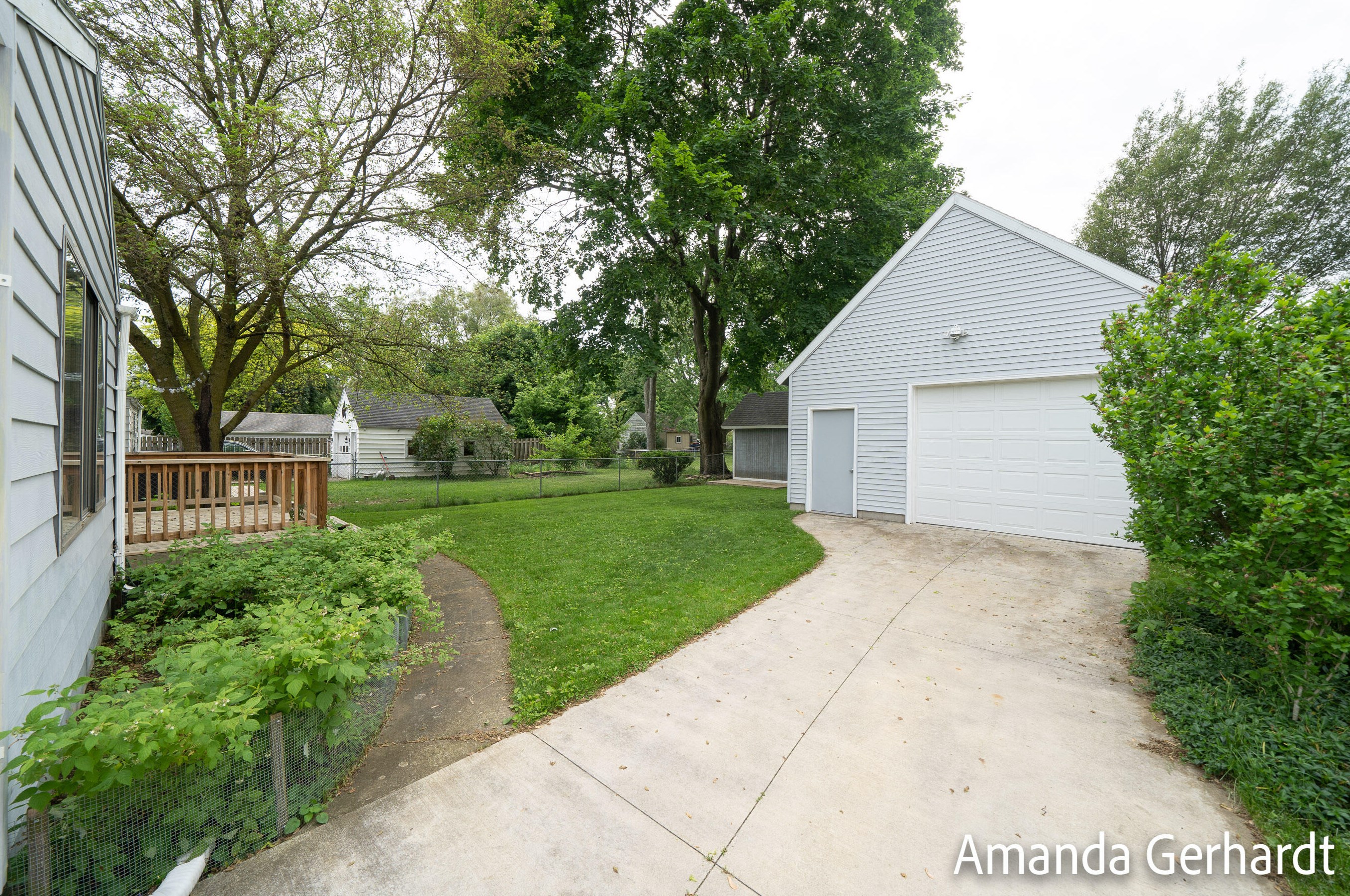 2901 Belknap Ave, Grand Rapids MI 49505-3303 exterior