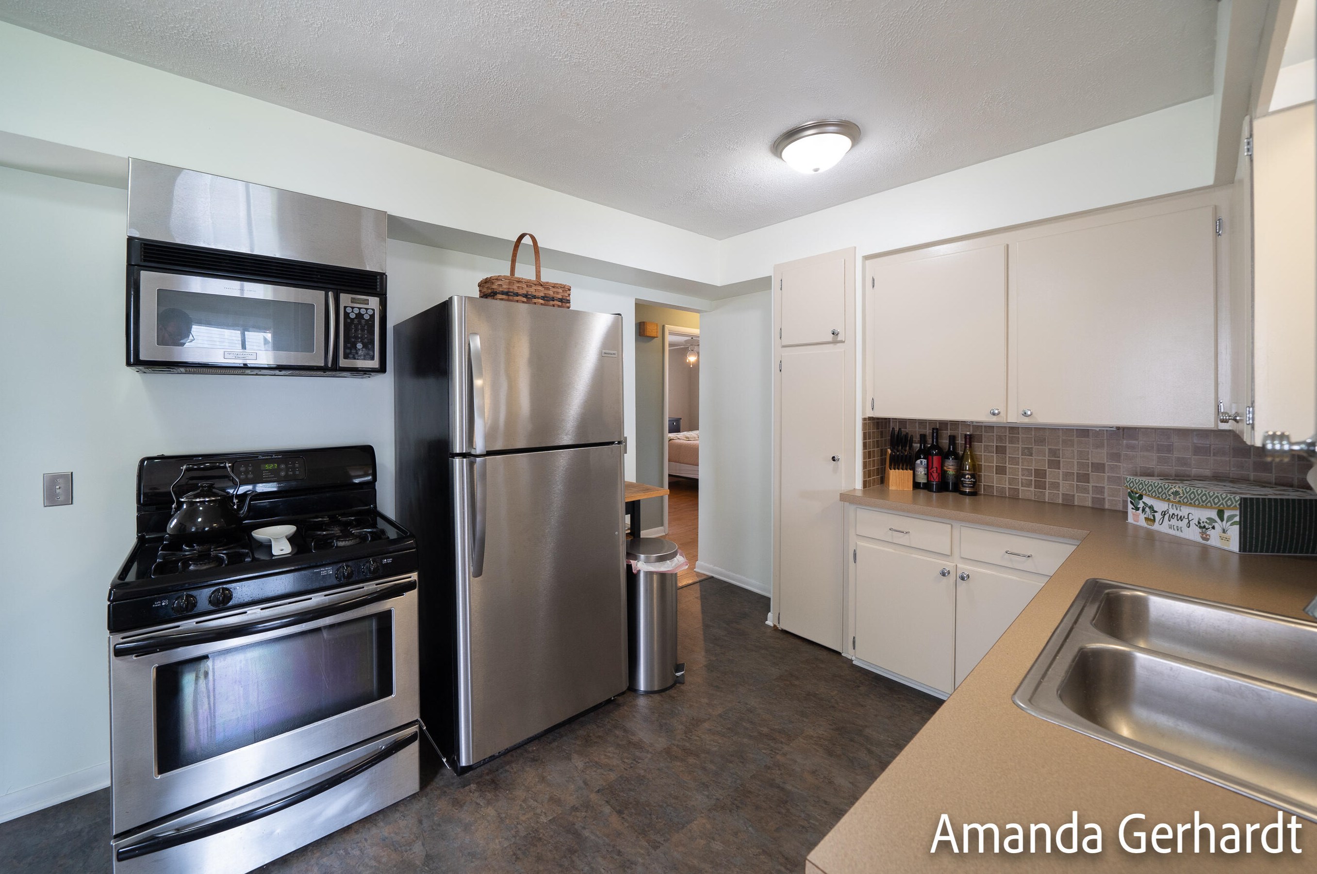 2901 Belknap Ave, Grand Rapids MI 49505-3303 exterior