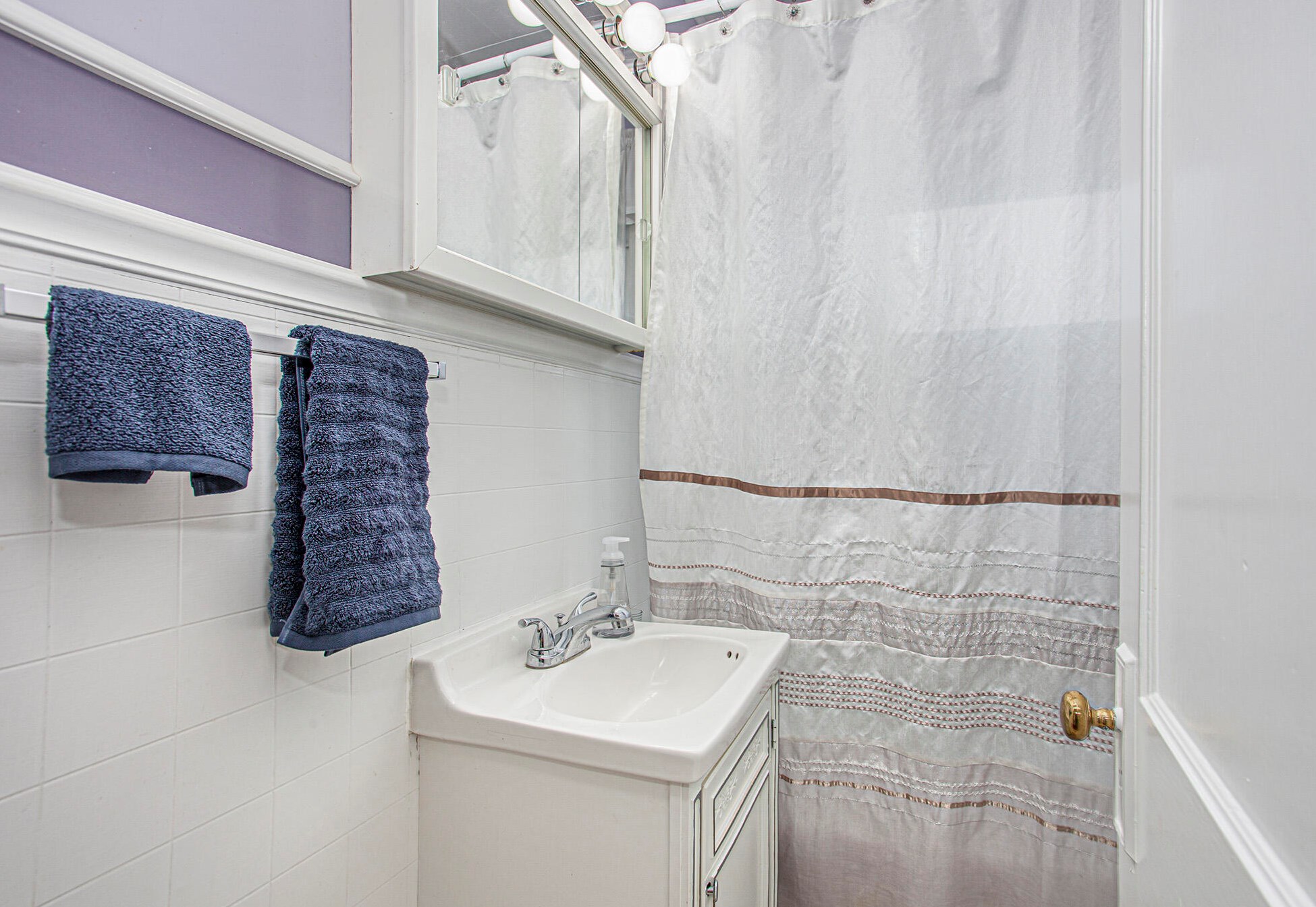 1000 Oaklawn St, Grand Rapids MI 49505-3748 exterior