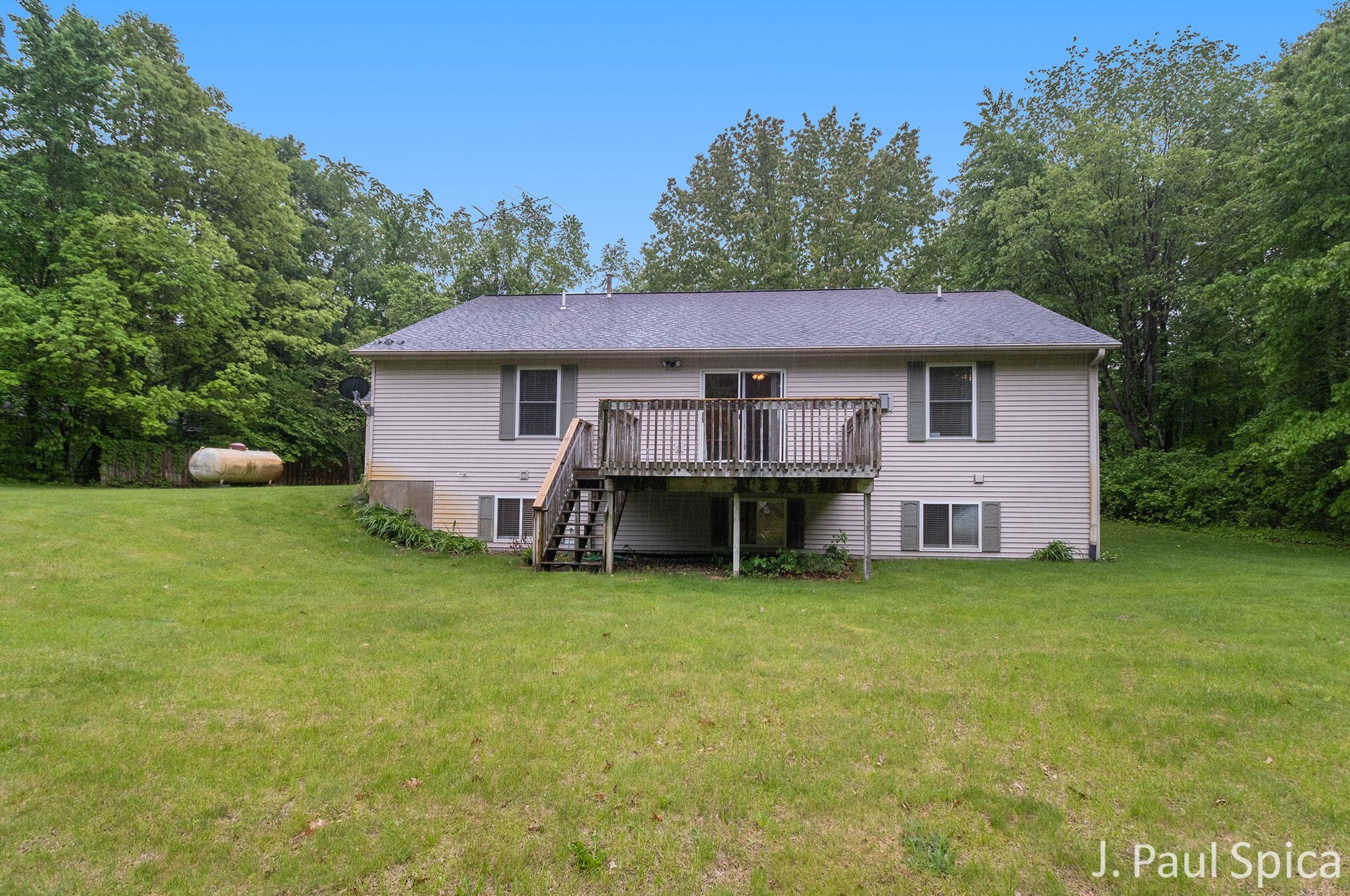 2037 Winding Oak Dr, Dorr MI 49323-9342 exterior