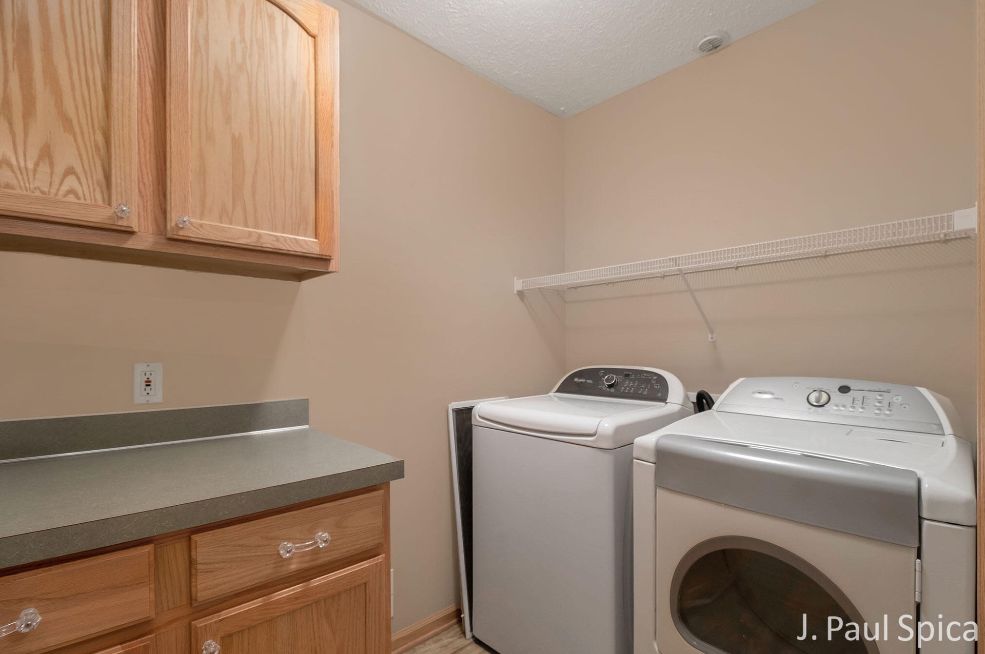 2037 Winding Oak Dr, Dorr MI 49323-9342 exterior