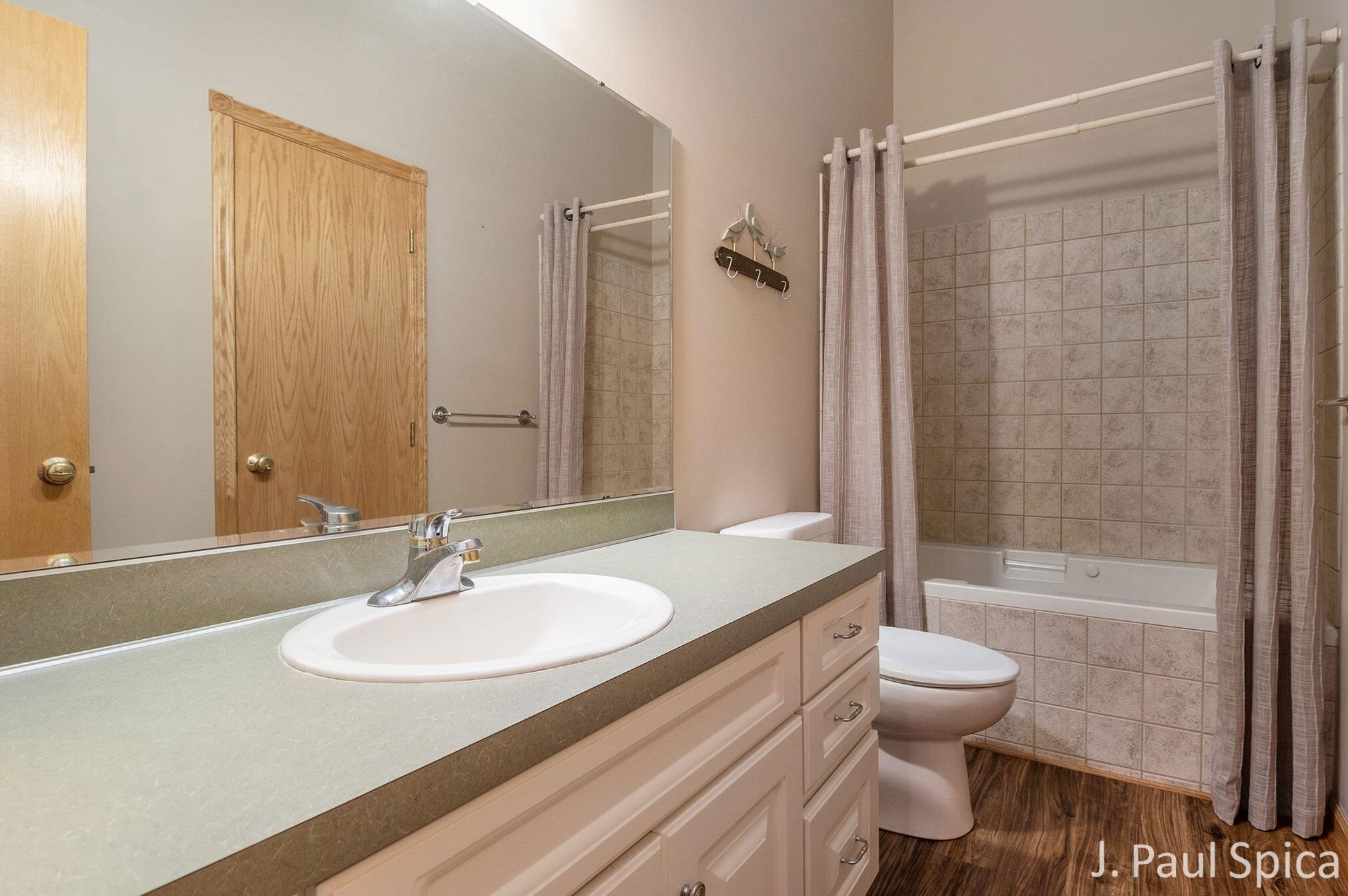 2037 Winding Oak Dr, Dorr MI 49323-9342 exterior