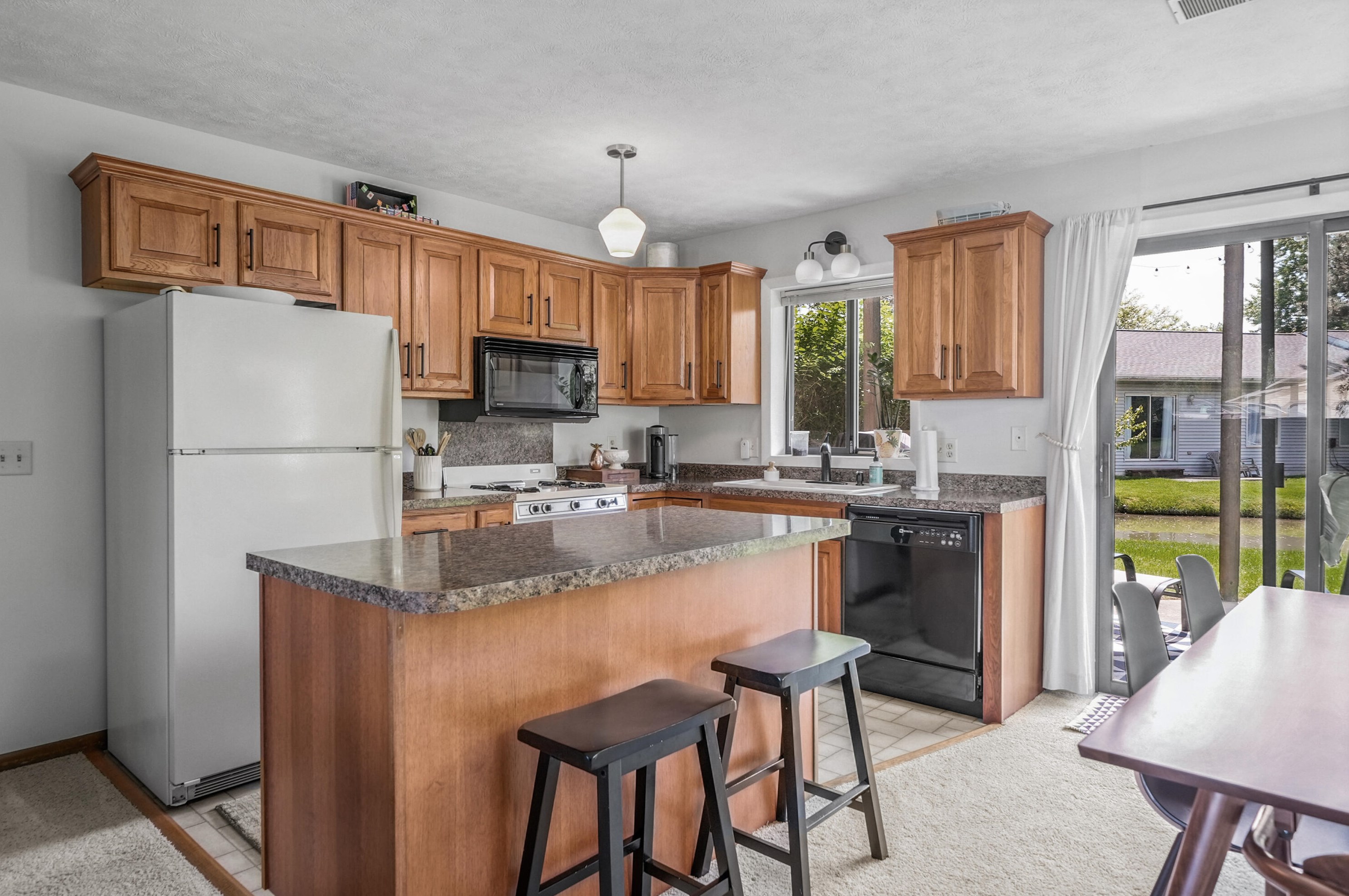 5067 Stauffer Ave, Grand Rapids MI 49508-5149 exterior