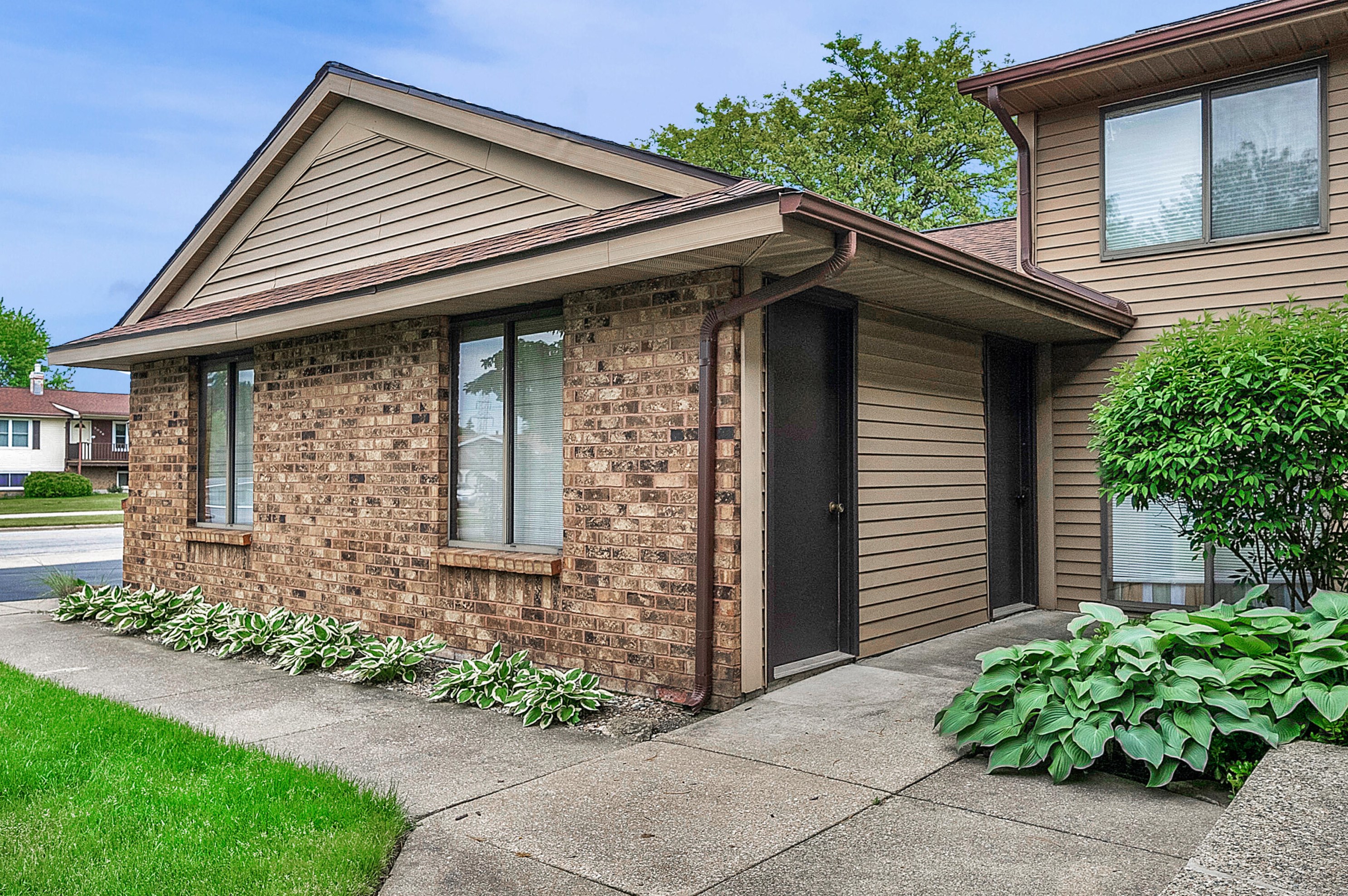 5067 Stauffer Ave, Grand Rapids MI  49508-5149 exterior