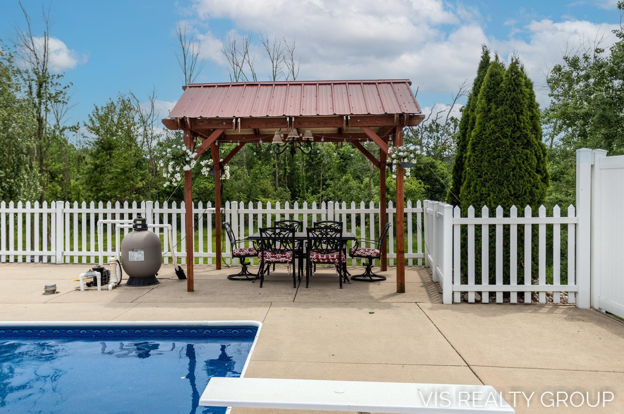 10249 Jane Dr, Allendale MI 49401-8082 exterior