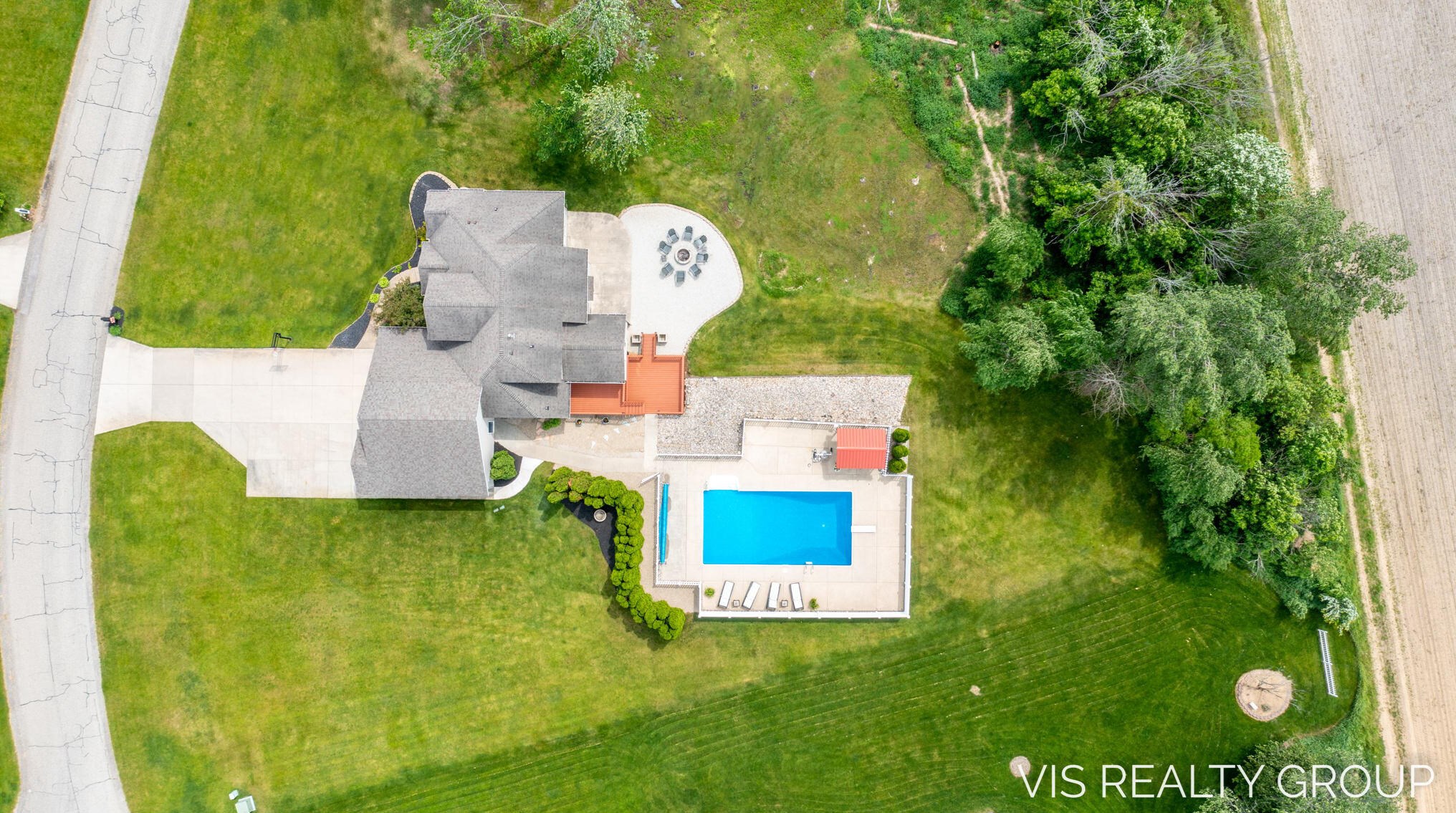 10249 Jane Dr, Allendale MI 49401-8082 exterior