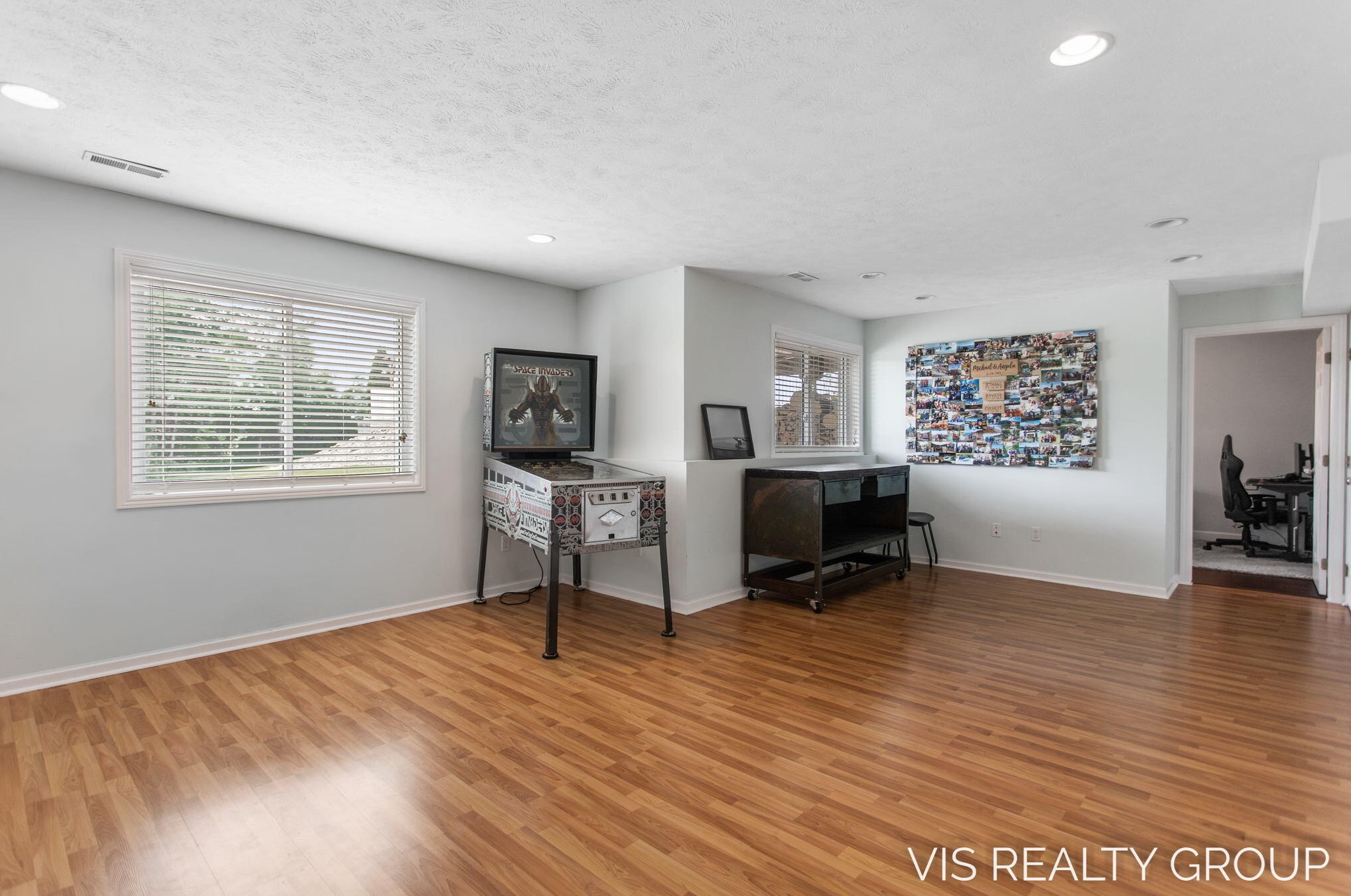 10249 Jane Dr, Allendale MI 49401-8082 exterior