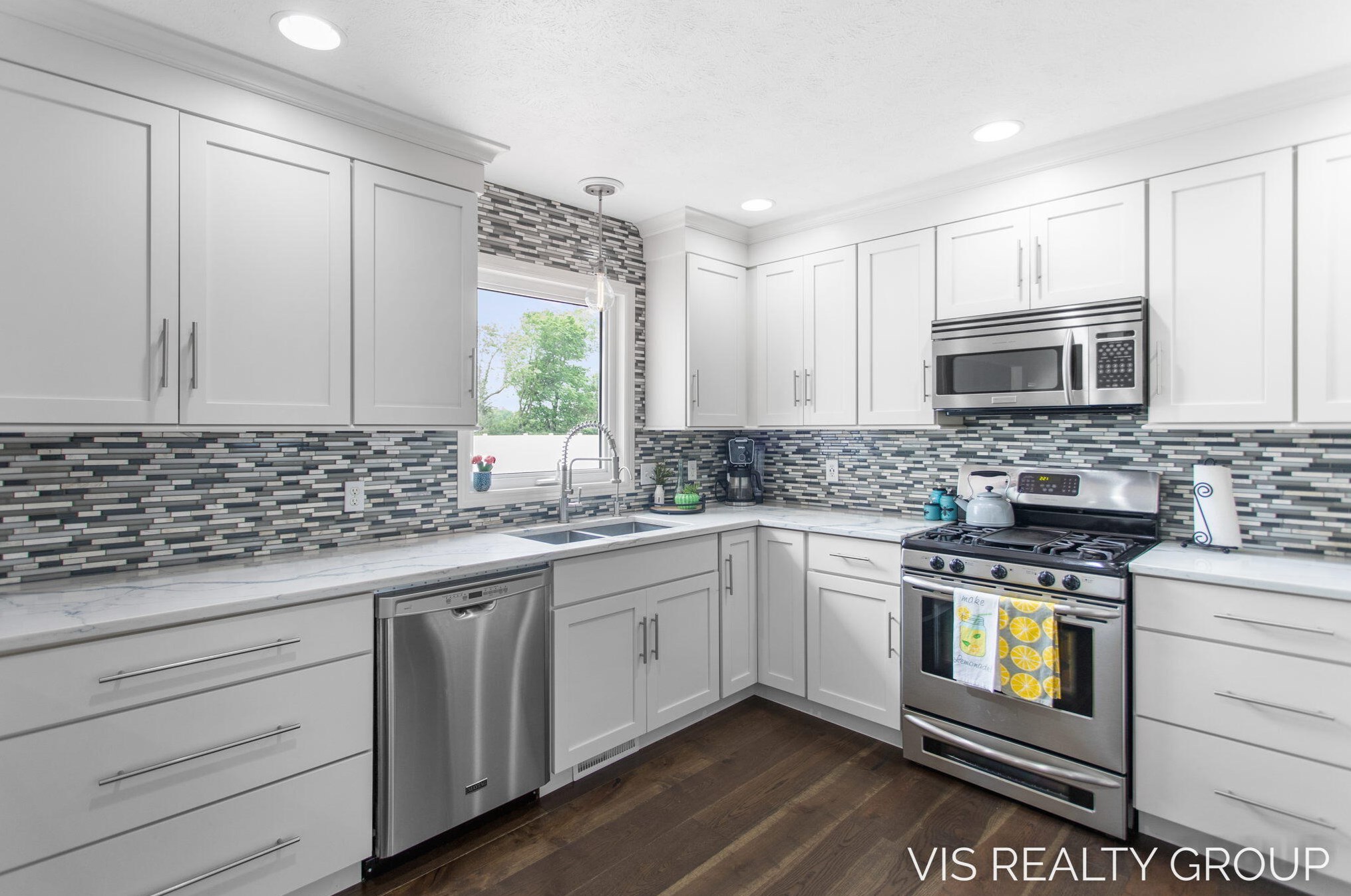 10249 Jane Dr, Allendale MI 49401-8082 exterior