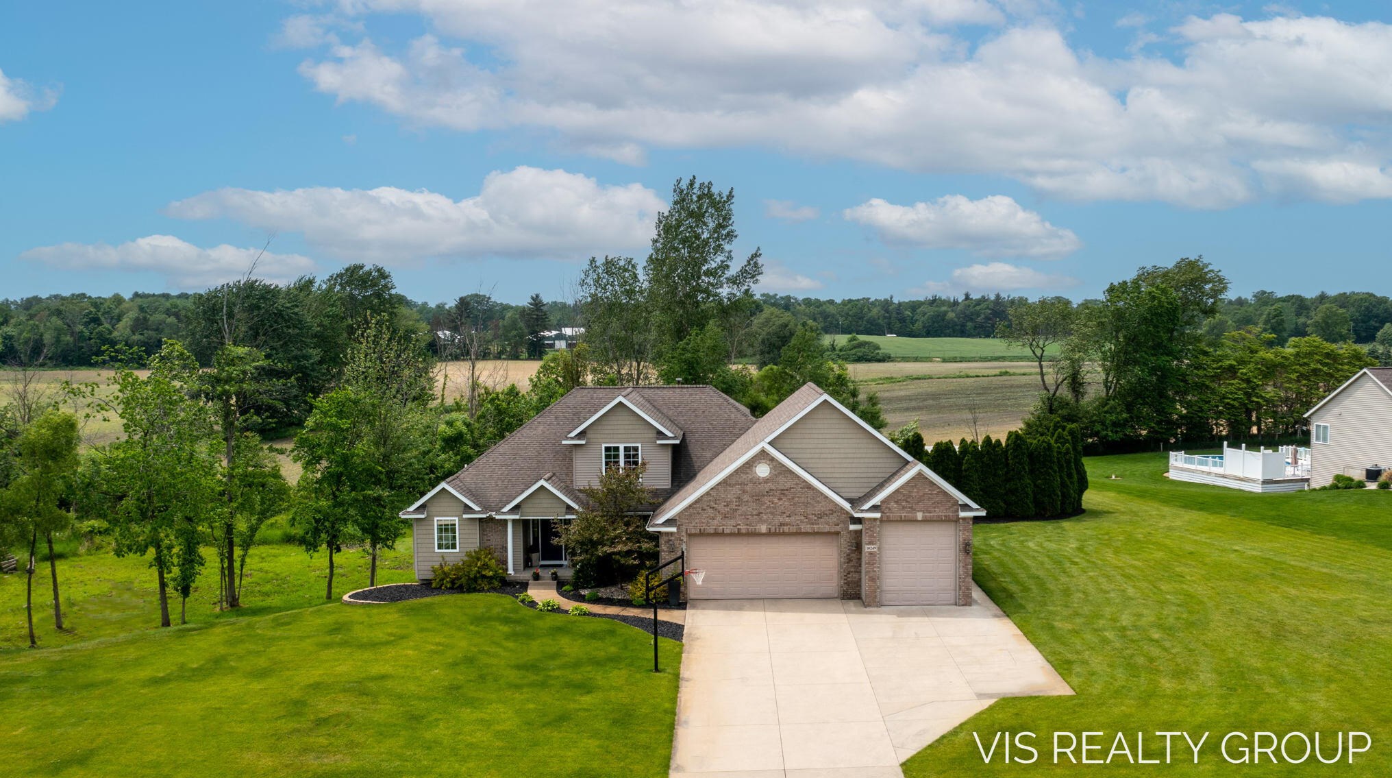 10249 Jane Dr, Allendale MI 49401-8082 exterior