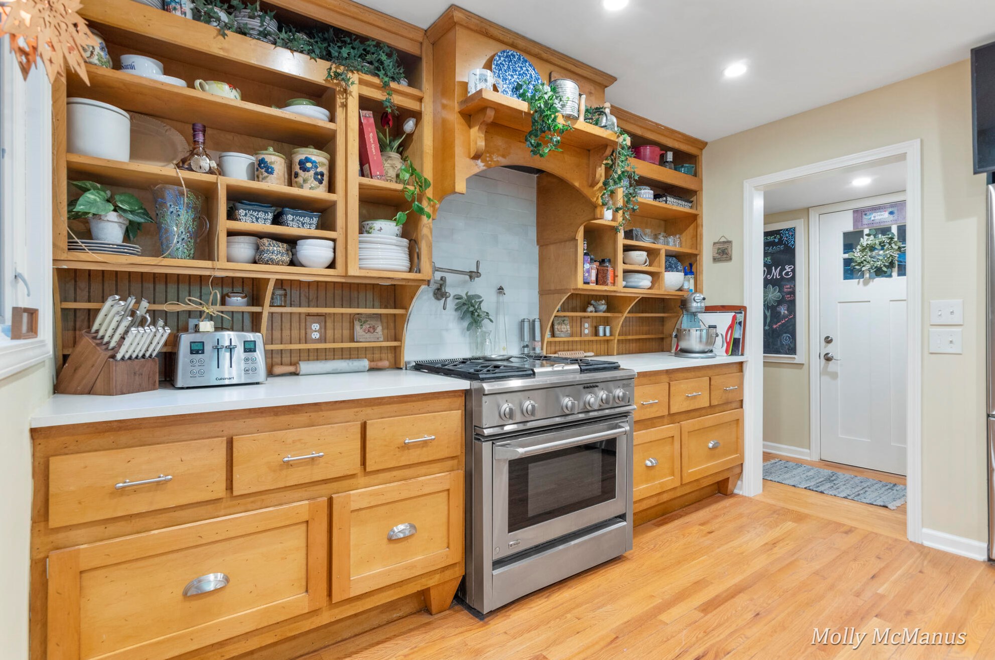 7563 Leonard St, Ada MI 49301-9527 exterior