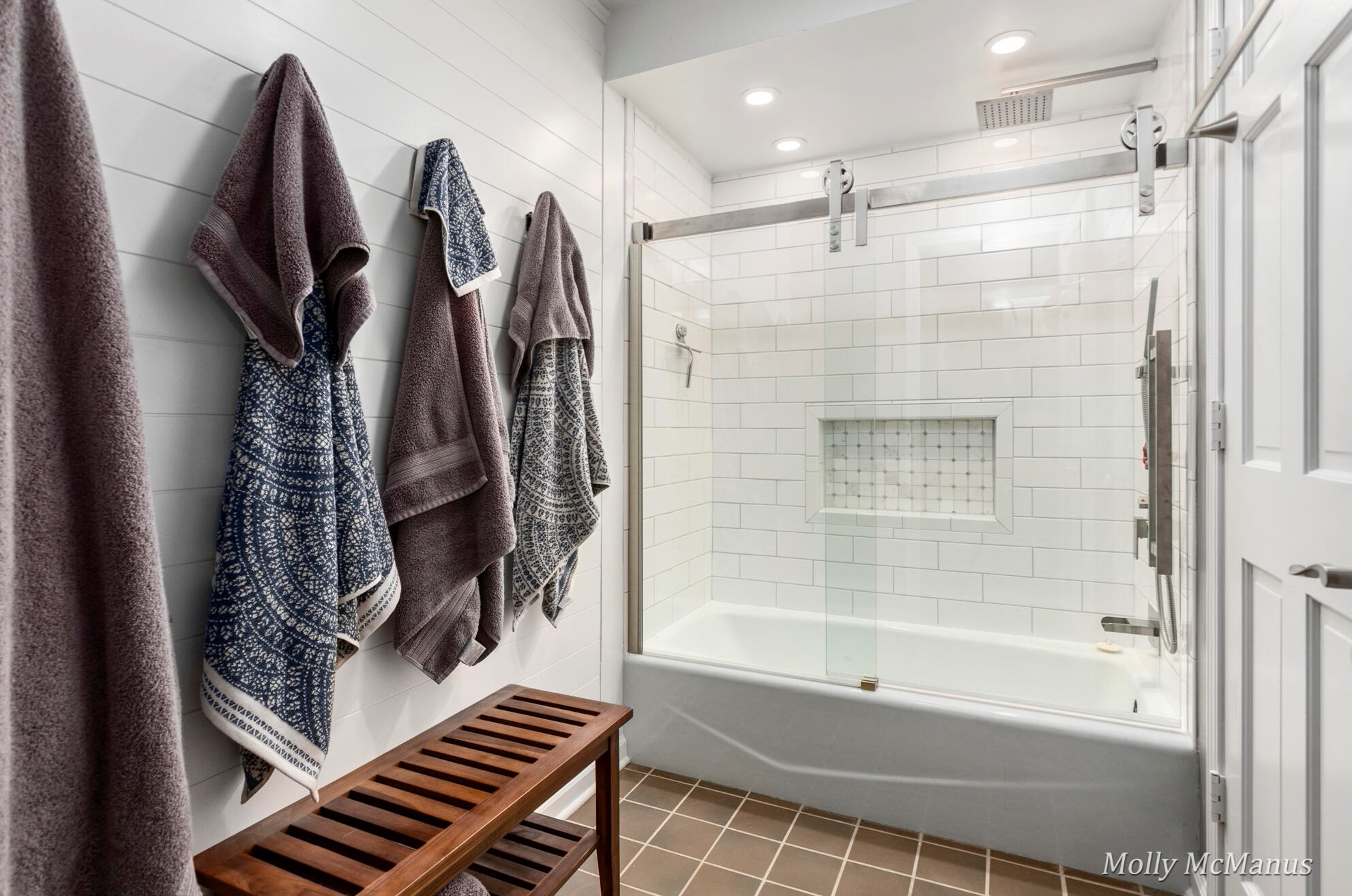 7563 Leonard St, Ada MI 49301-9527 exterior