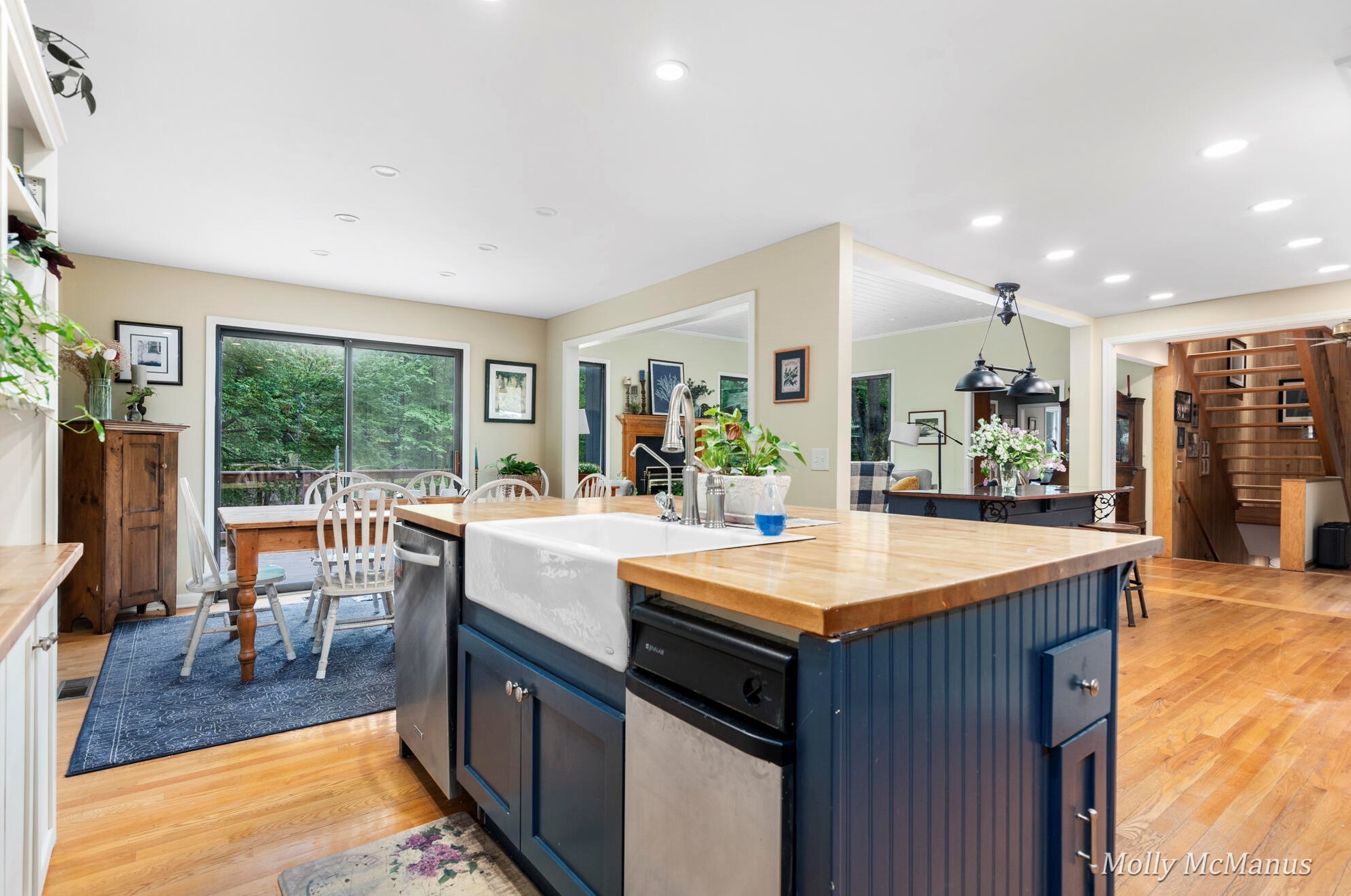 7563 Leonard St, Ada MI 49301-9527 exterior