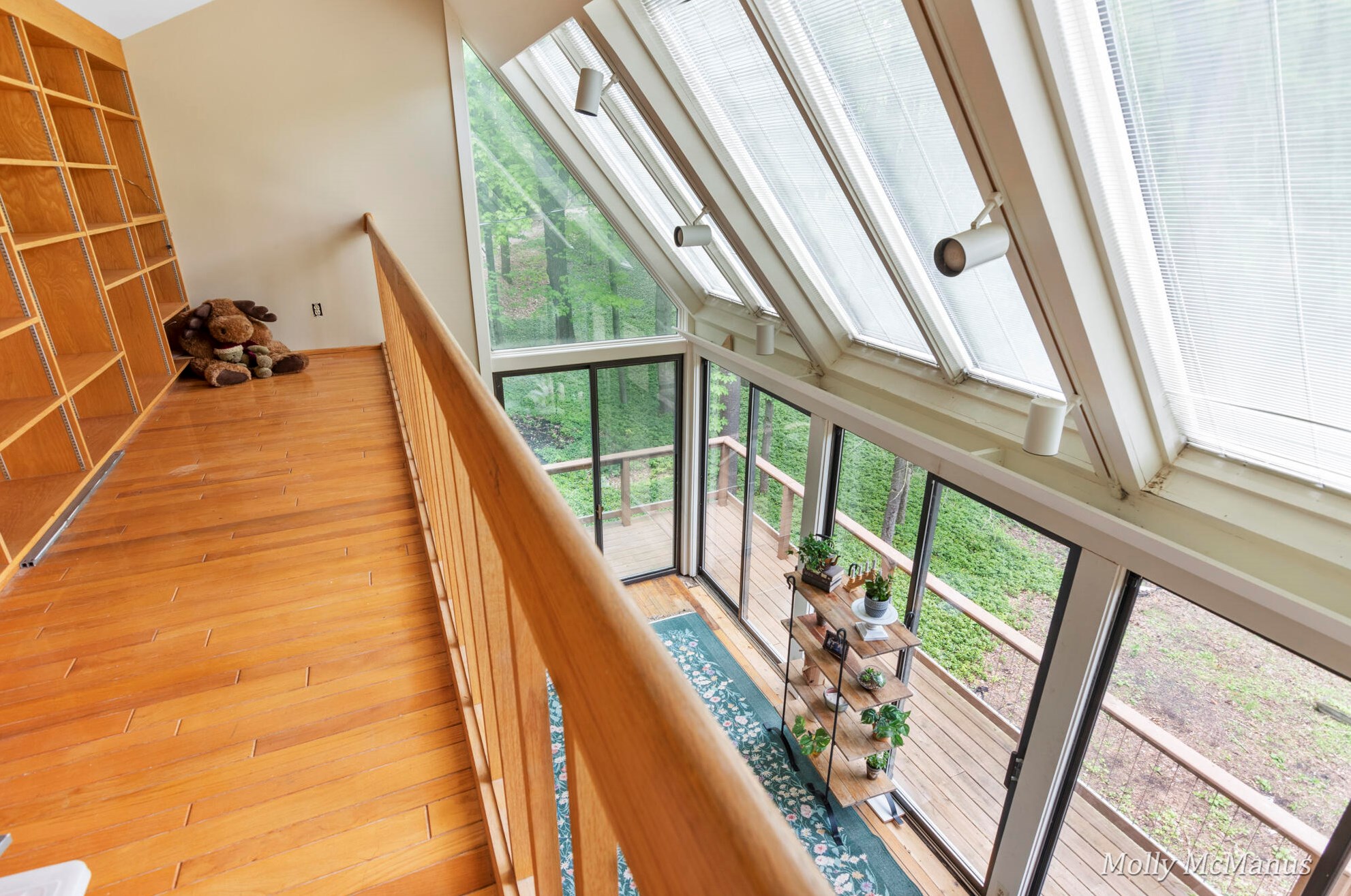 7563 Leonard St, Ada MI 49301-9527 exterior