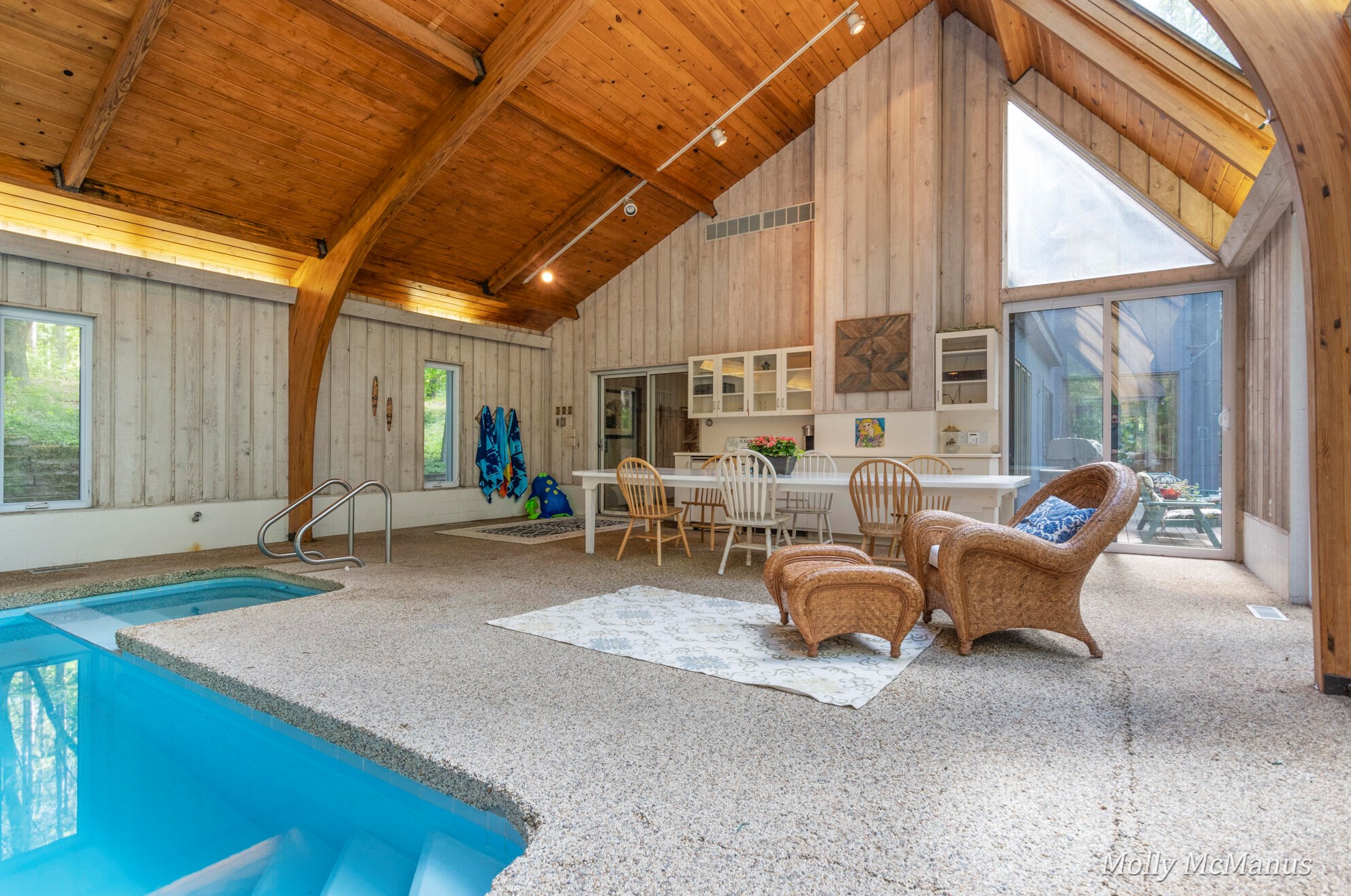 7563 Leonard St, Ada MI 49301-9527 exterior