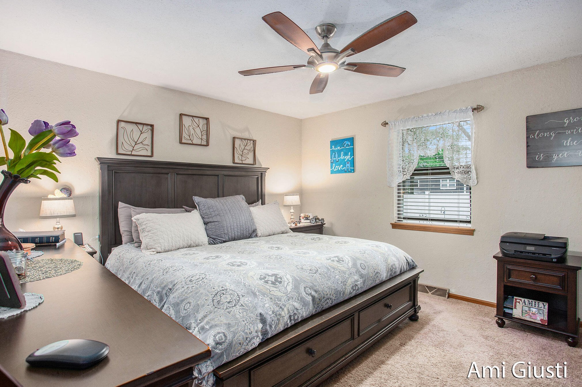 1910 Burton, Grand Rapids MI 49506-4620 exterior