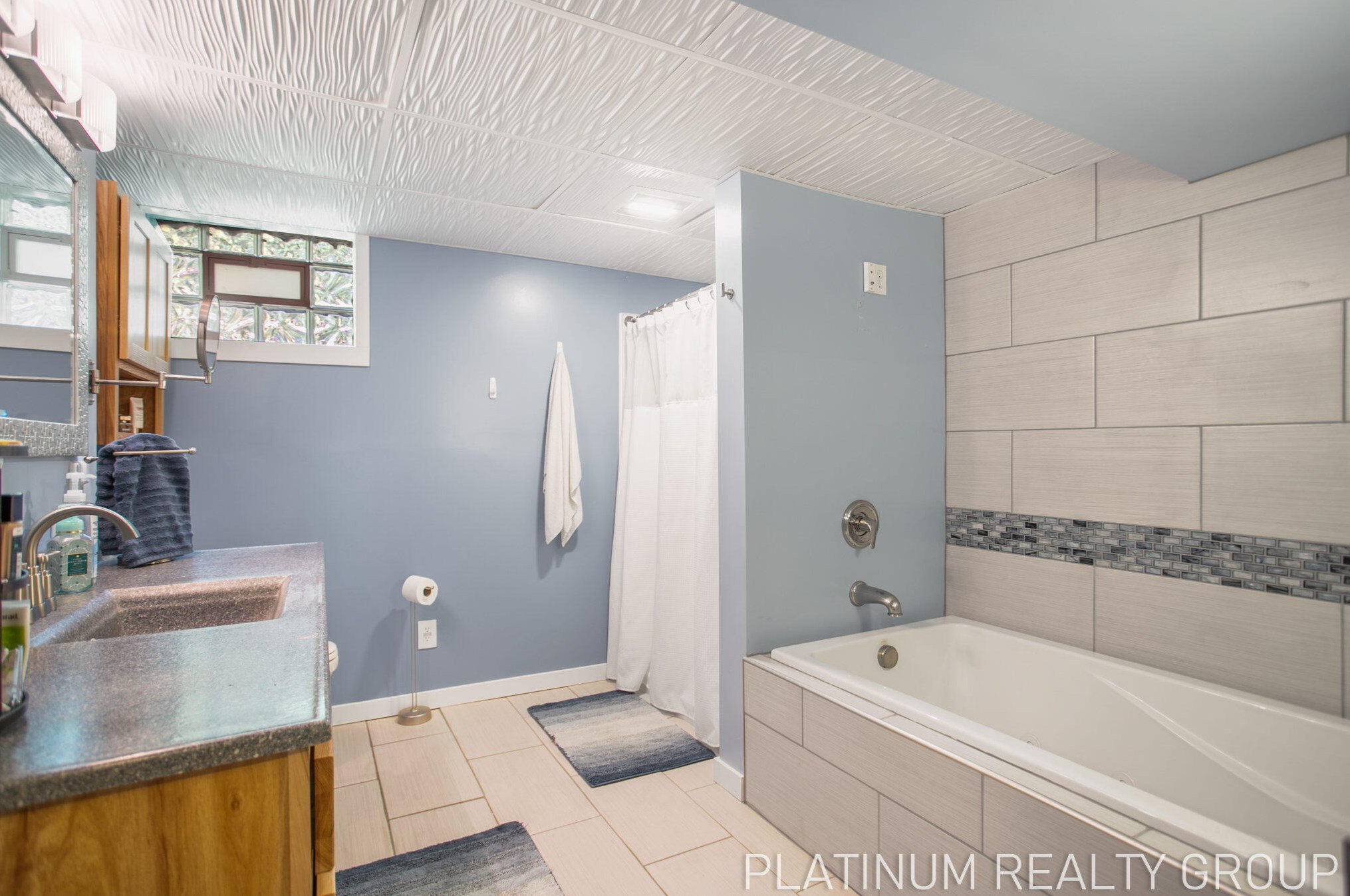 17575 Reitsma Ln, Spring Lake MI 49456-9516 exterior