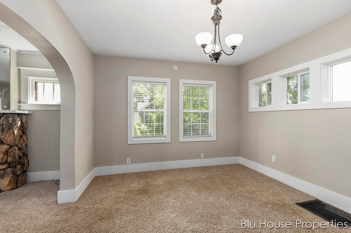 912 Virginia St, Grand Rapids MI 49506-1511 exterior