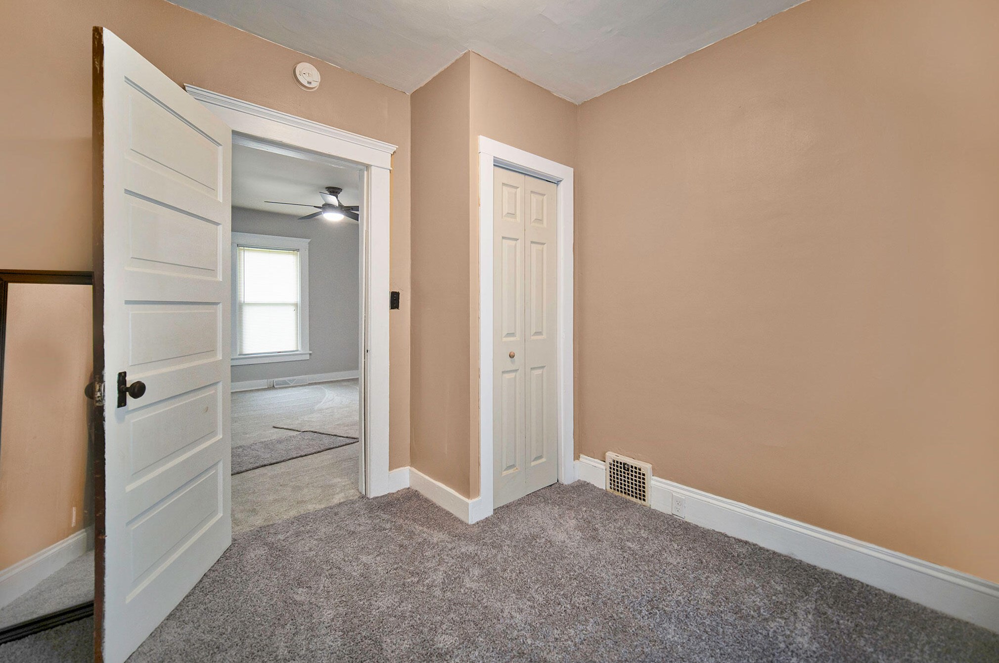 1017 Backus St, Jackson MI  49202-2105 exterior