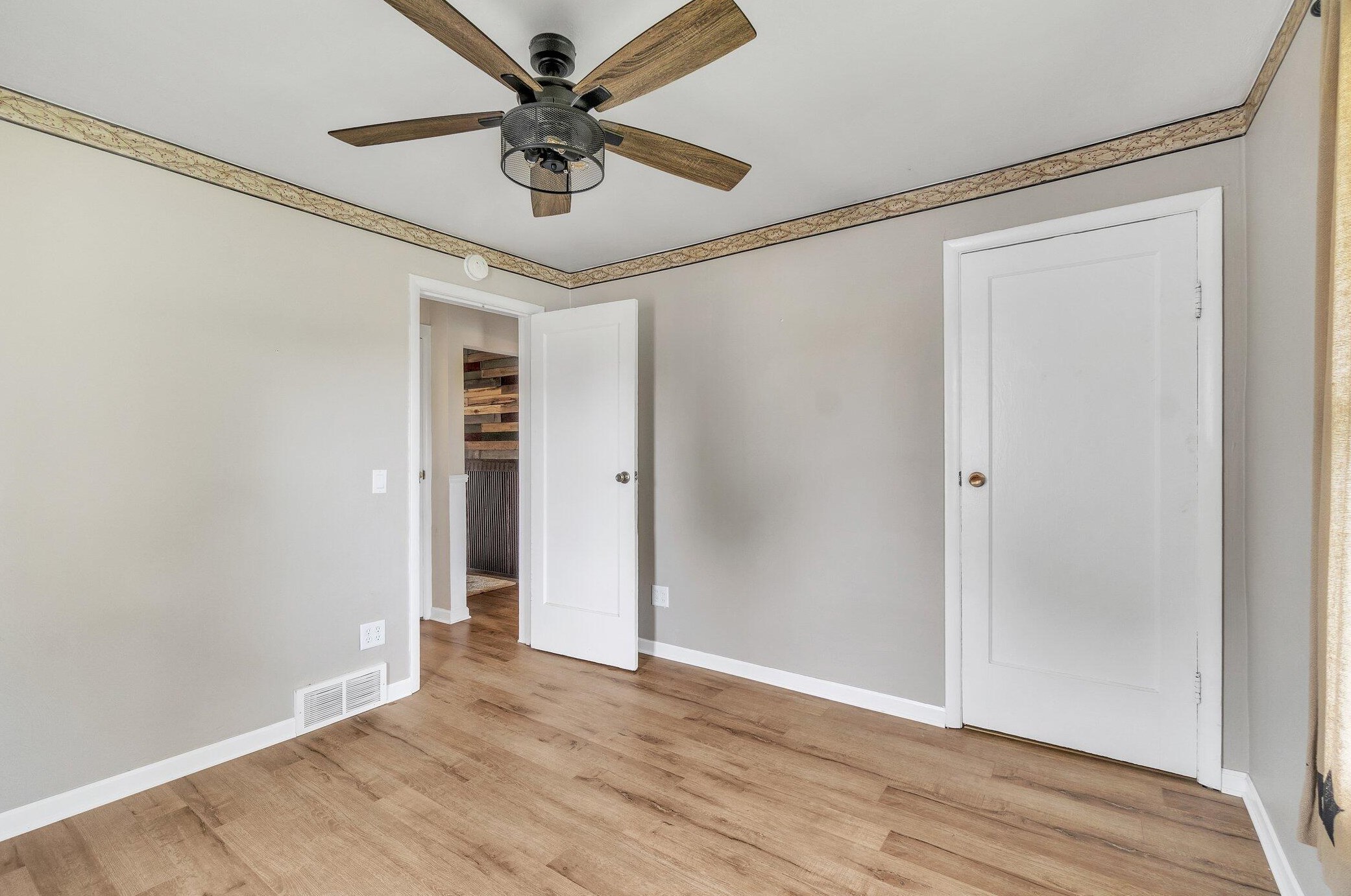 313 Ackerson Lk Dr, Jackson MI 49201-8756 exterior