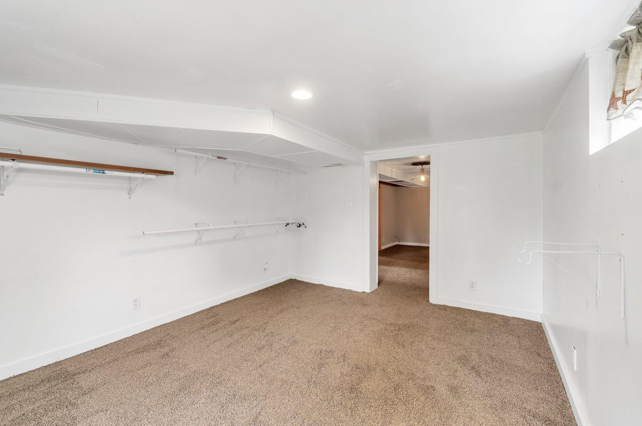 313 Ackerson Lk Dr, Jackson MI 49201-8756 exterior