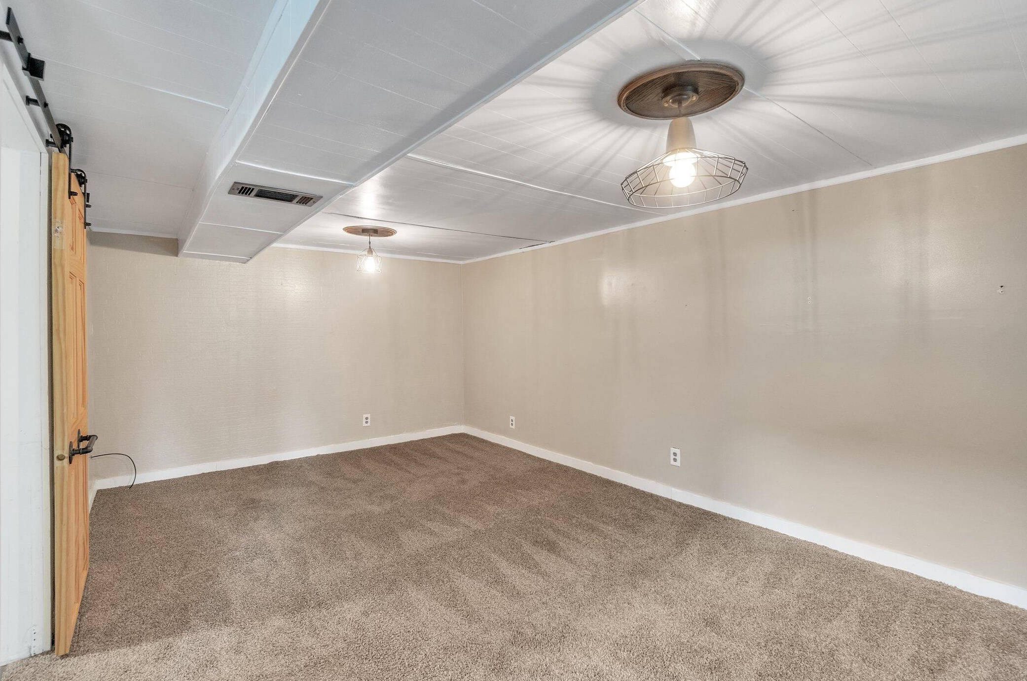 313 Ackerson Lk Dr, Jackson MI 49201-8756 exterior