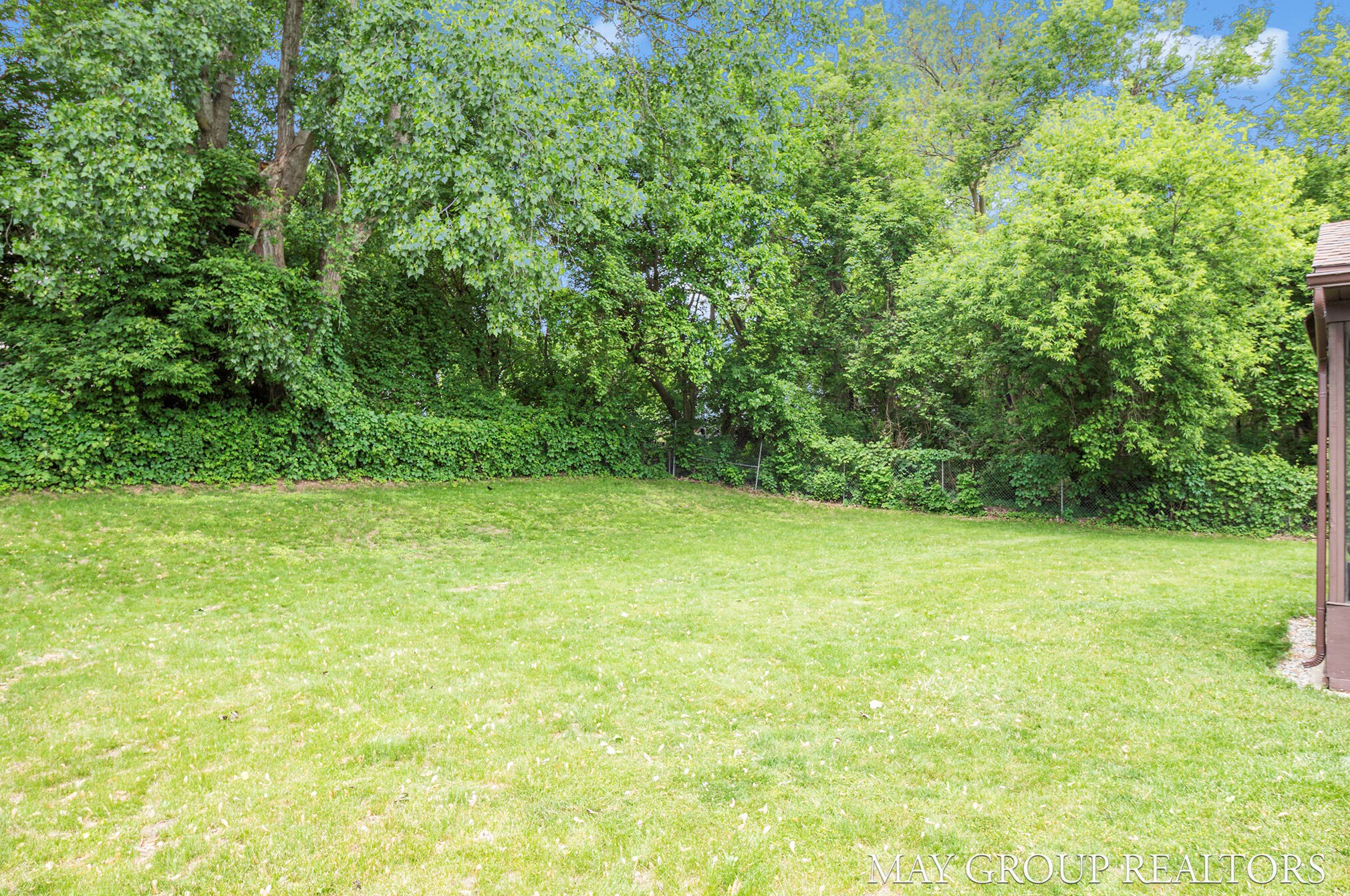 3345 Ipswich Dr, Grand Rapids MI 49544-1649 exterior